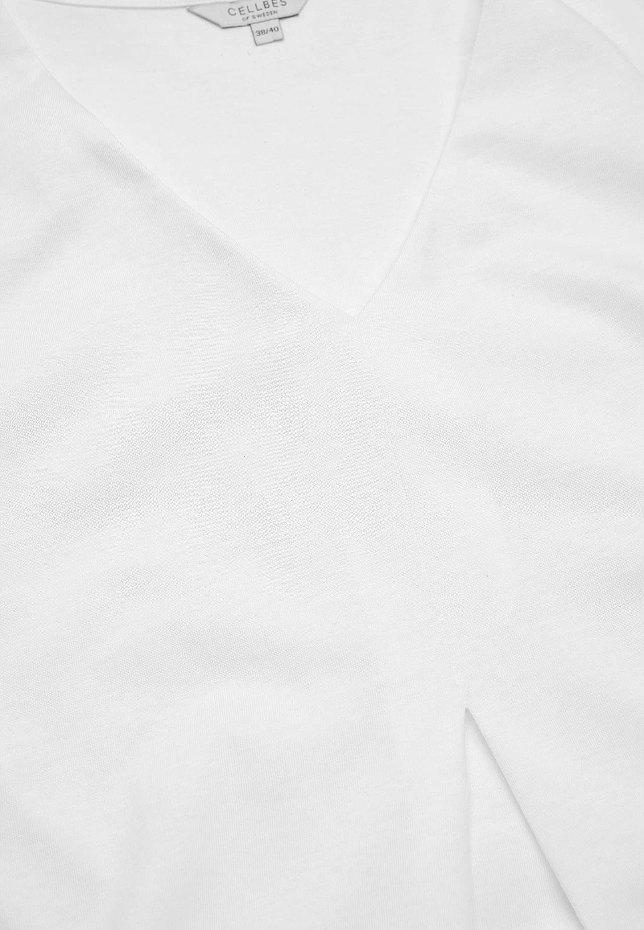 Sleeveless jersey top with v neckline