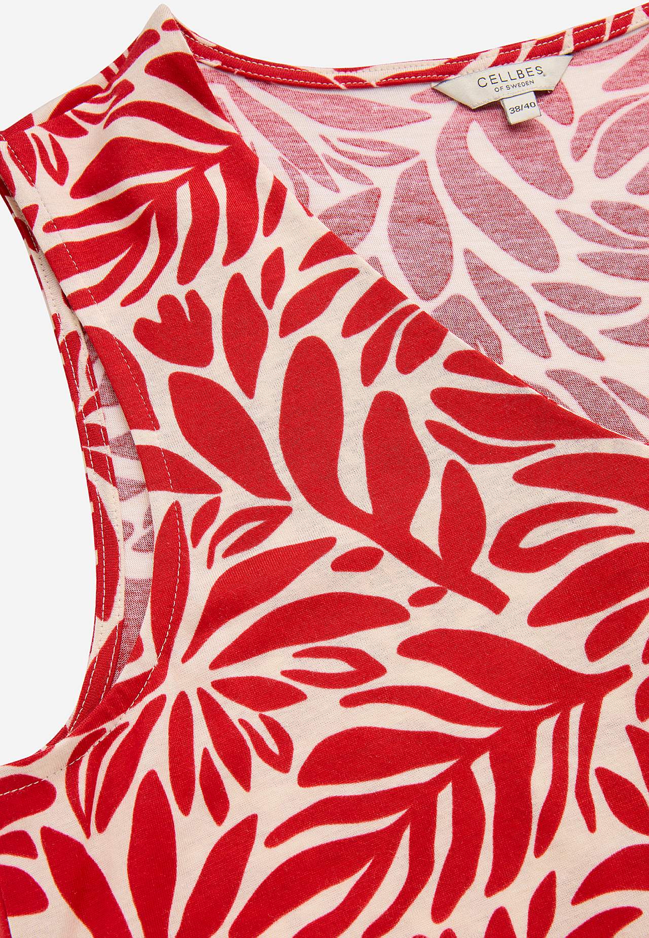 Sleeveless jersey top with v neckline