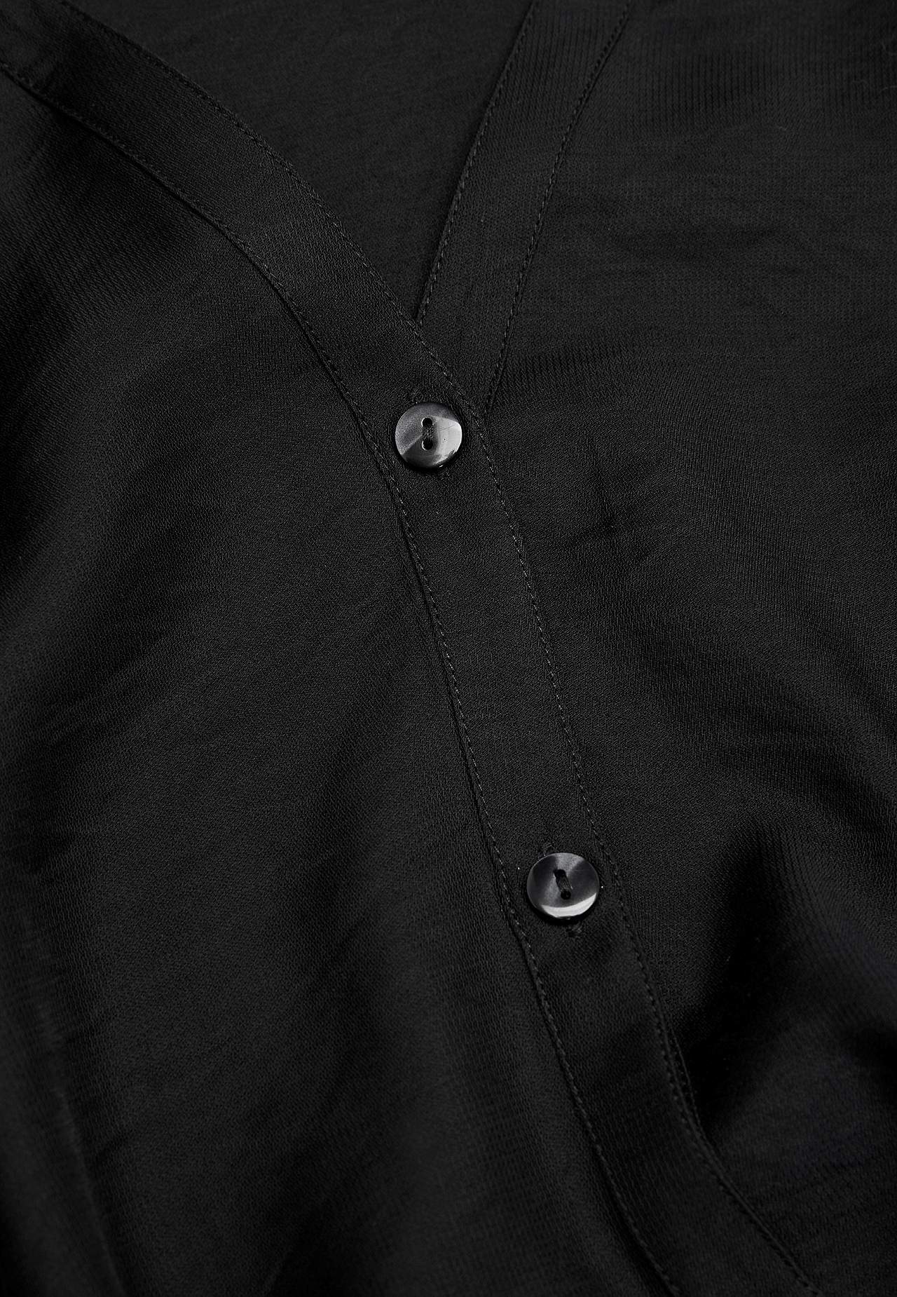 Woven blouse with buttons