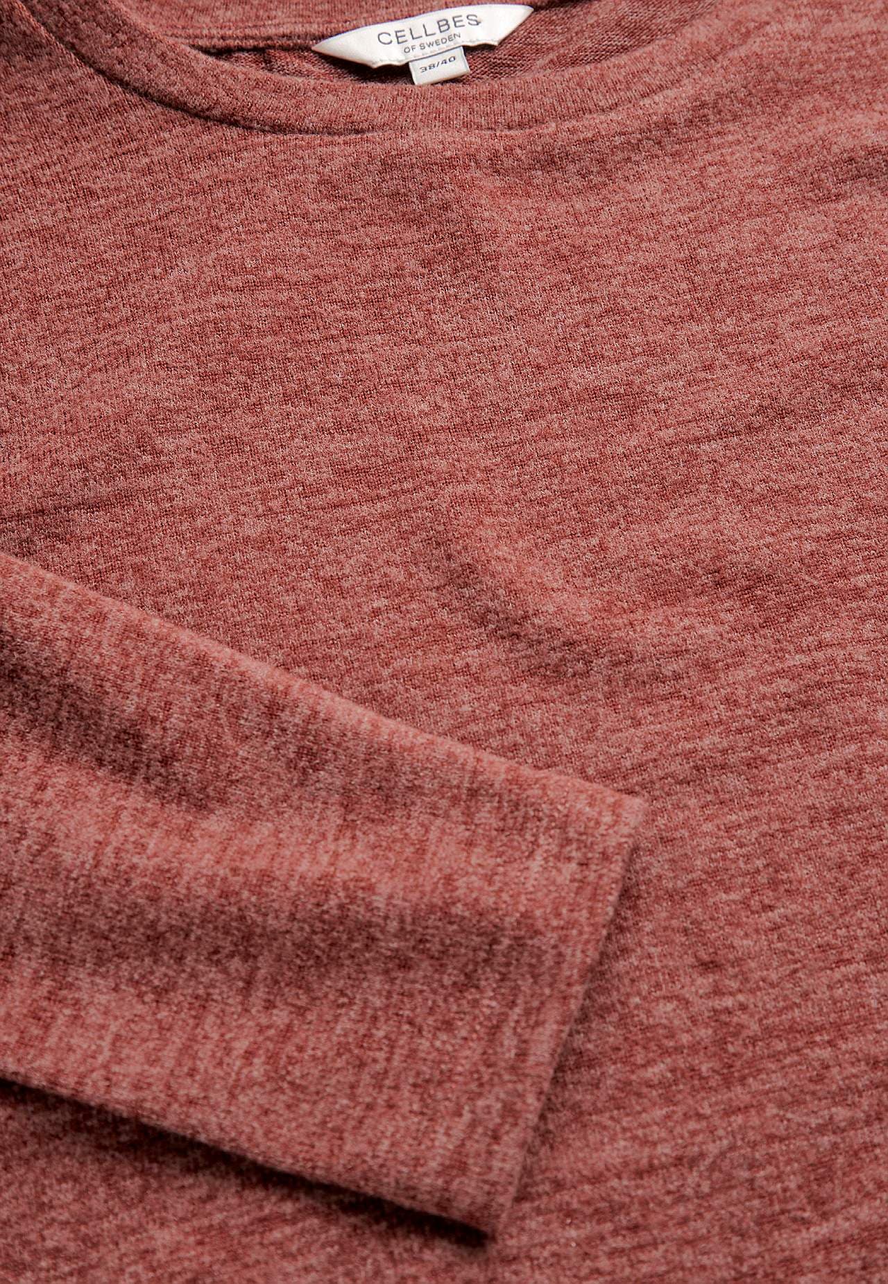 Super soft, long-sleeved jersey top