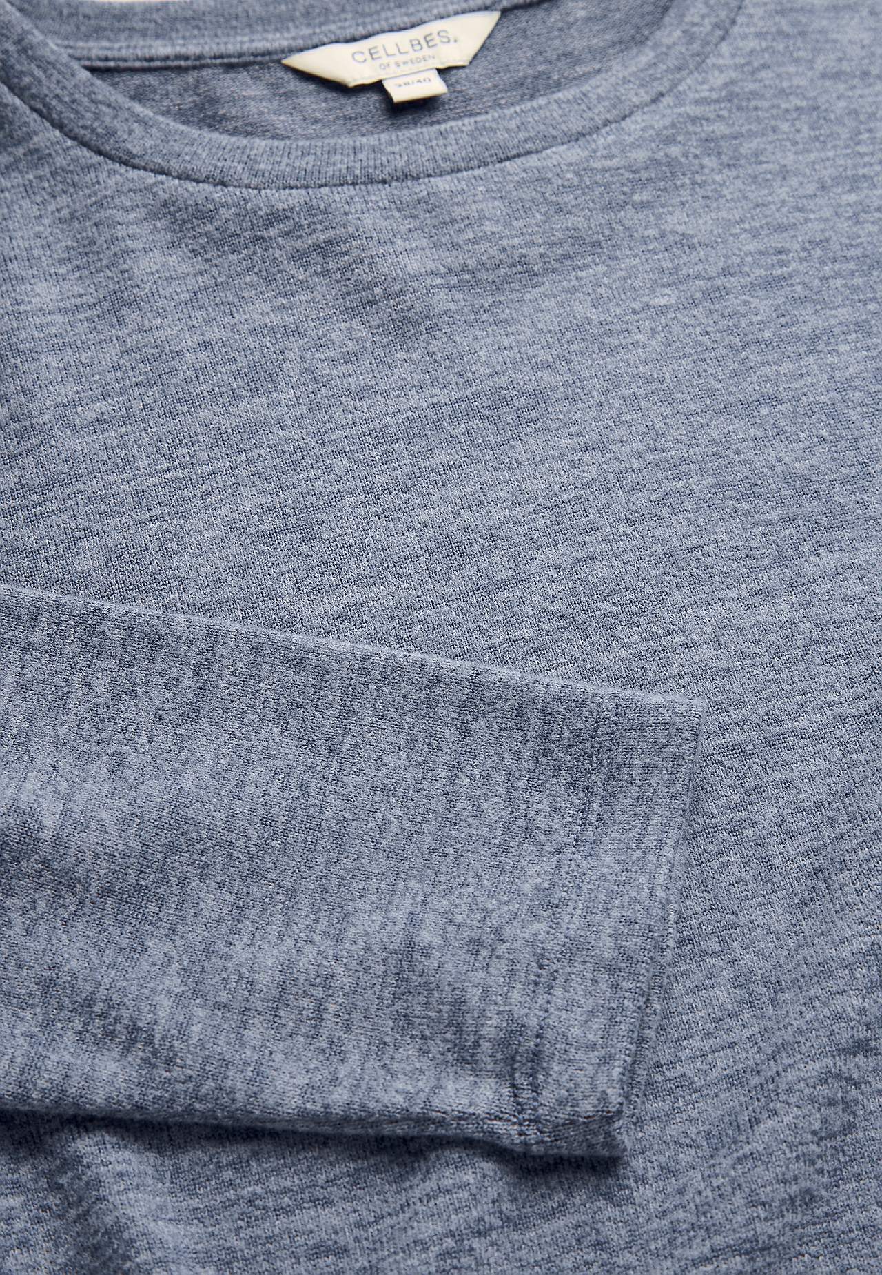 Super soft, long-sleeved jersey top