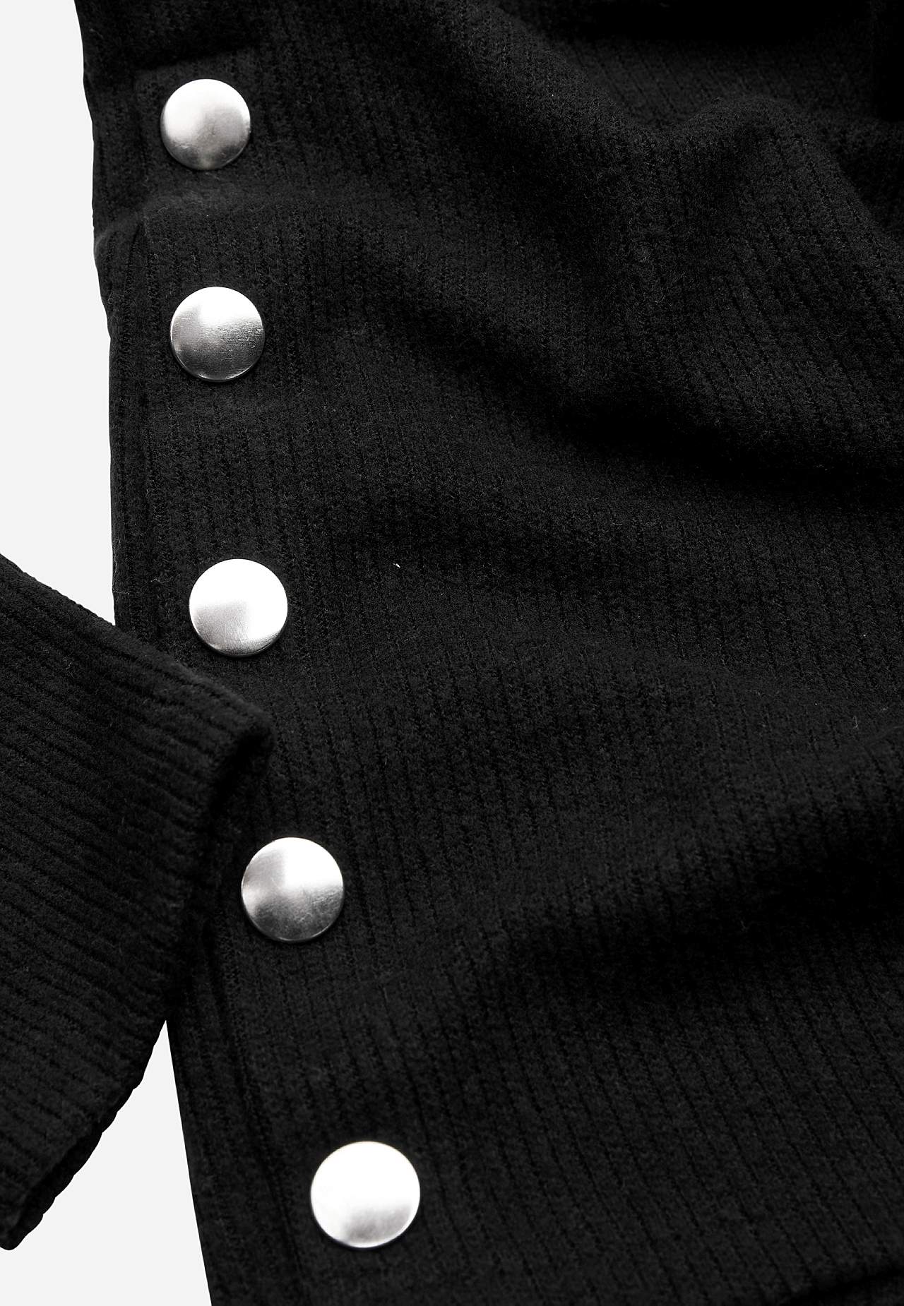Super soft sweater with buttons