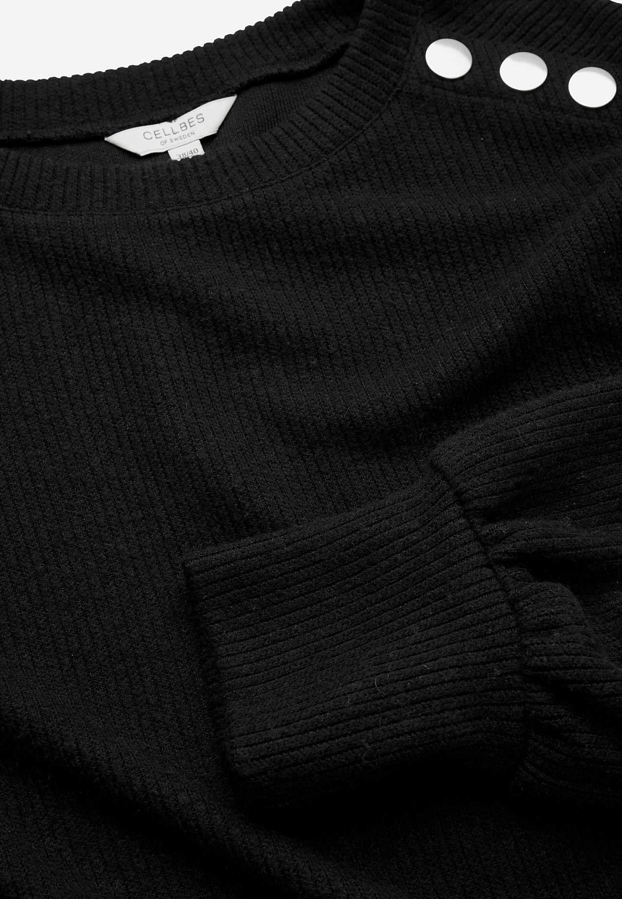 Knitted, soft jumper