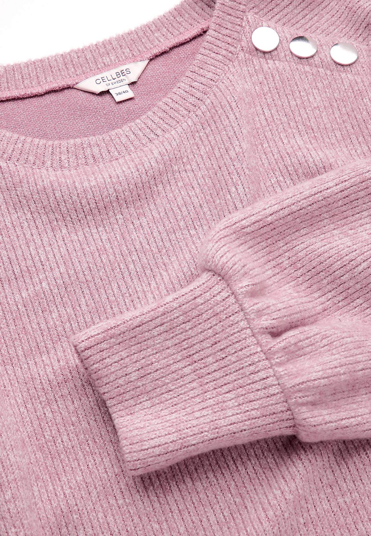 Knitted, soft jumper