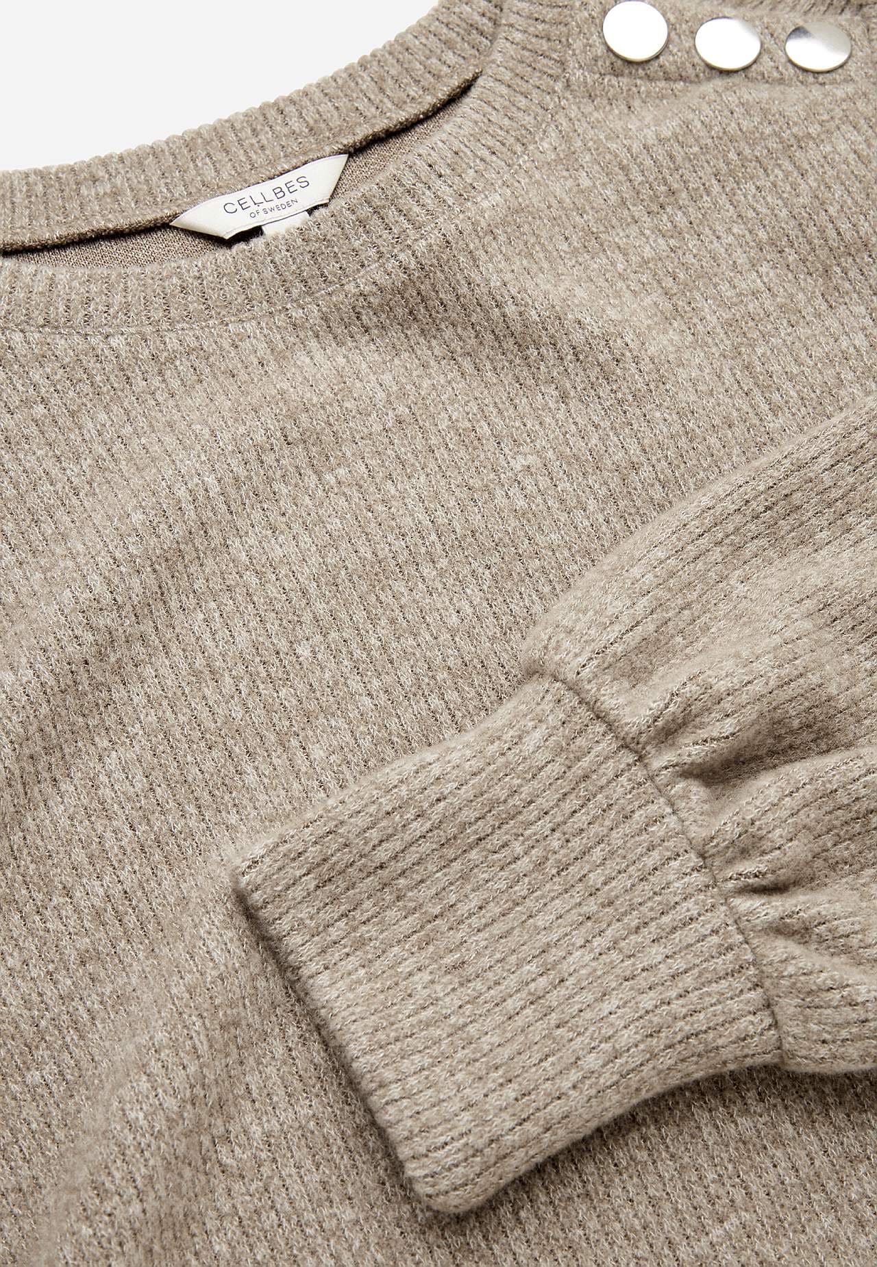 Knitted, soft jumper