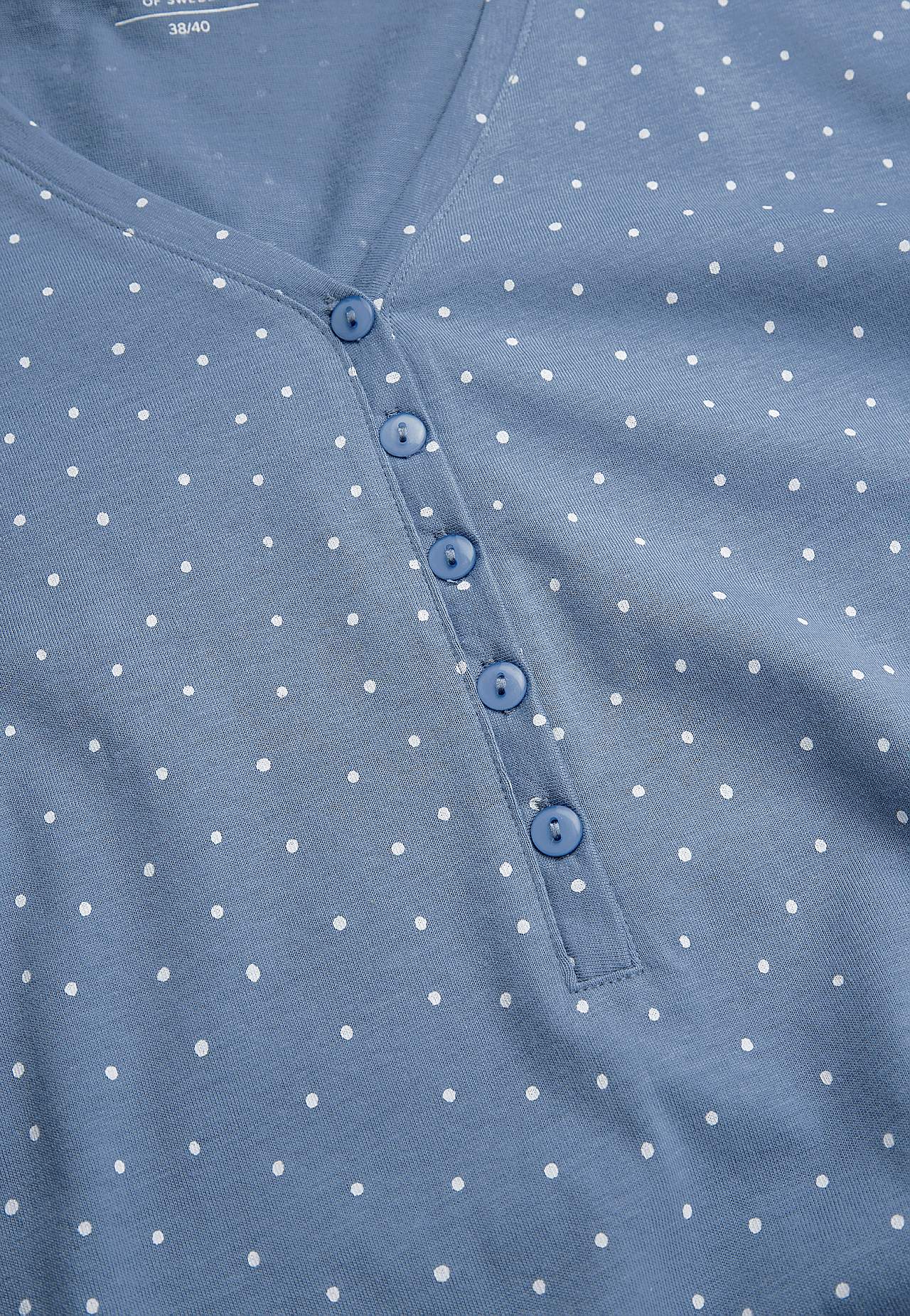 Short nightgown with buttons