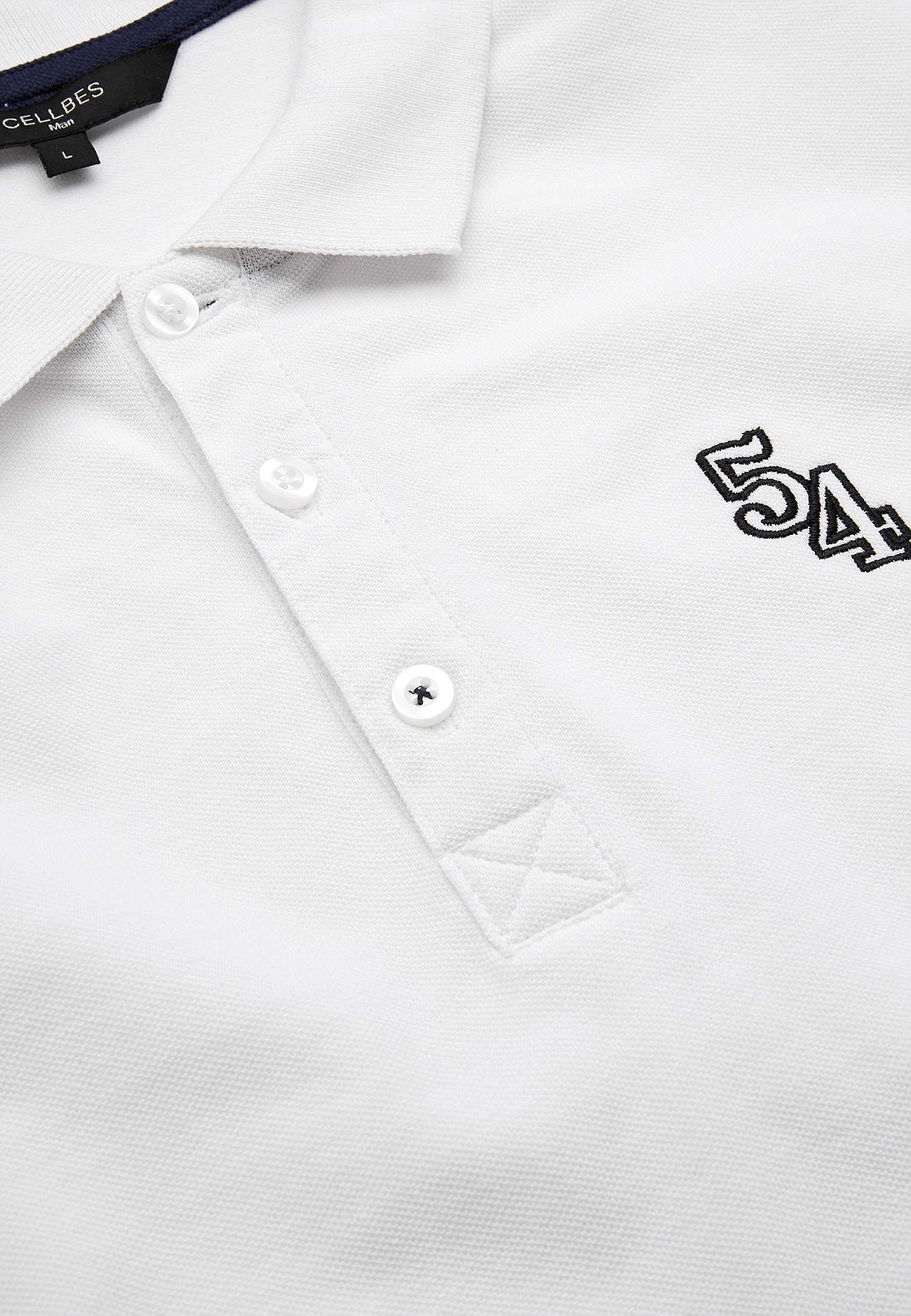 T-shirt with collar