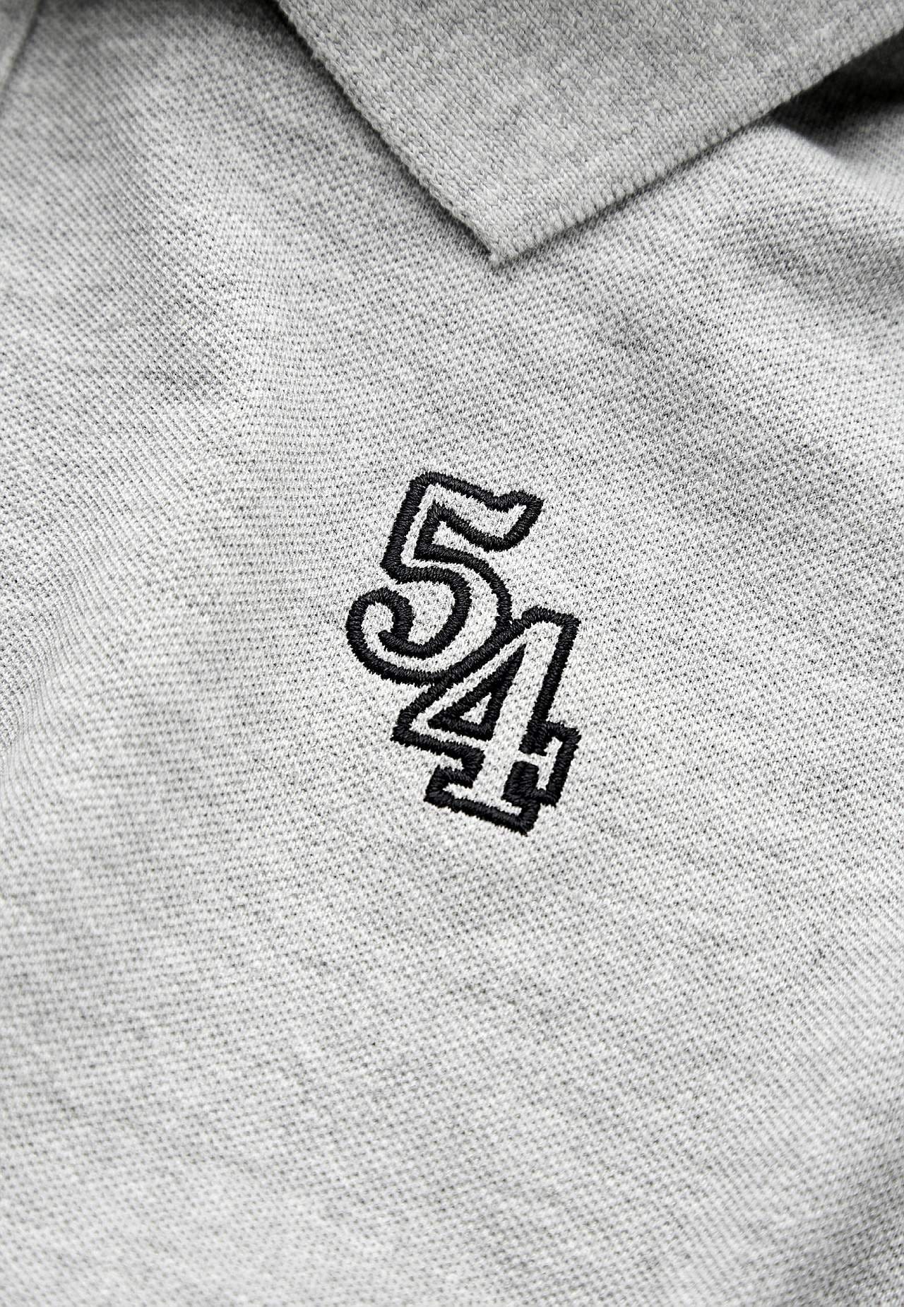 T-shirt with collar