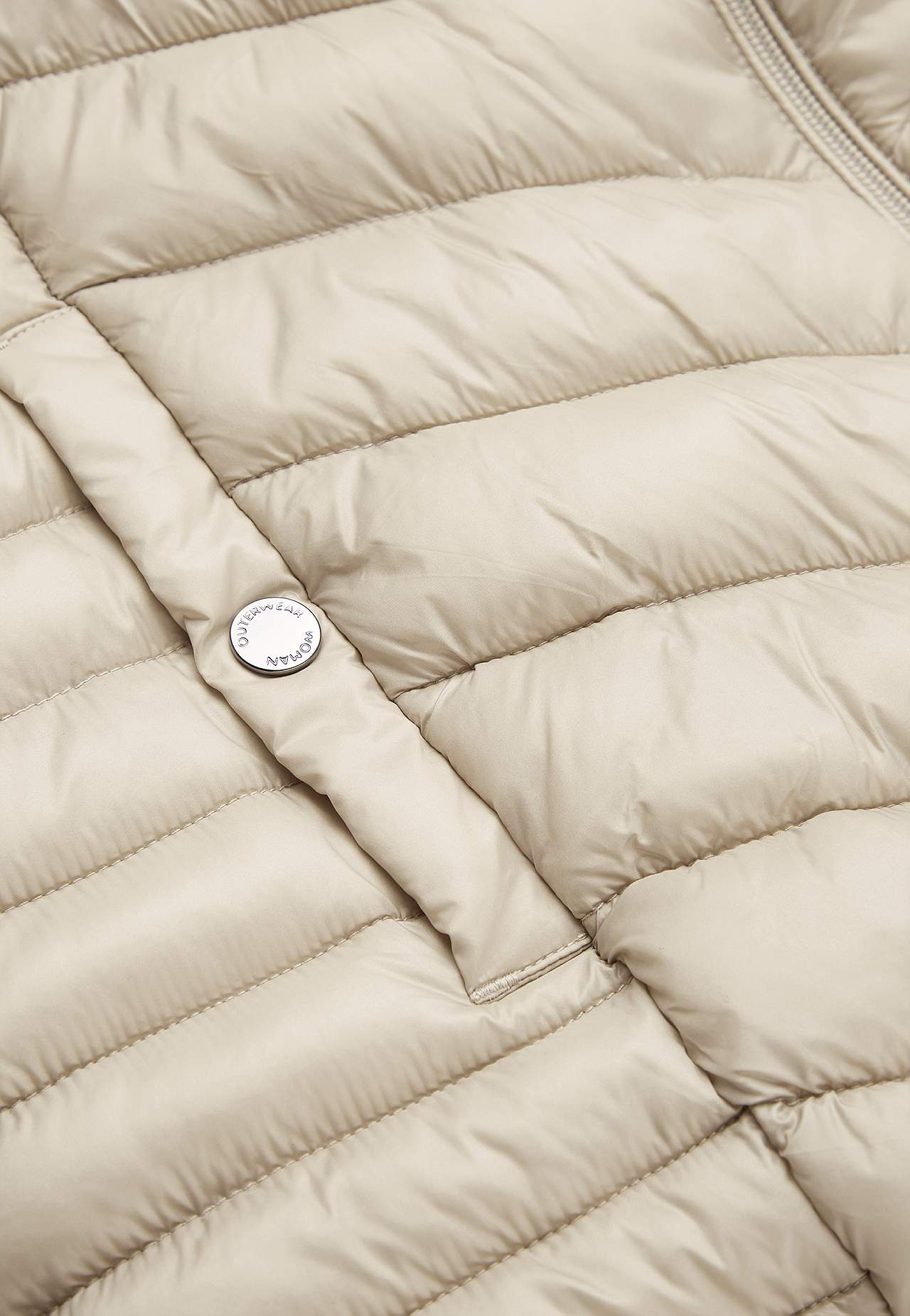 Practical, stylish lightweight jacket