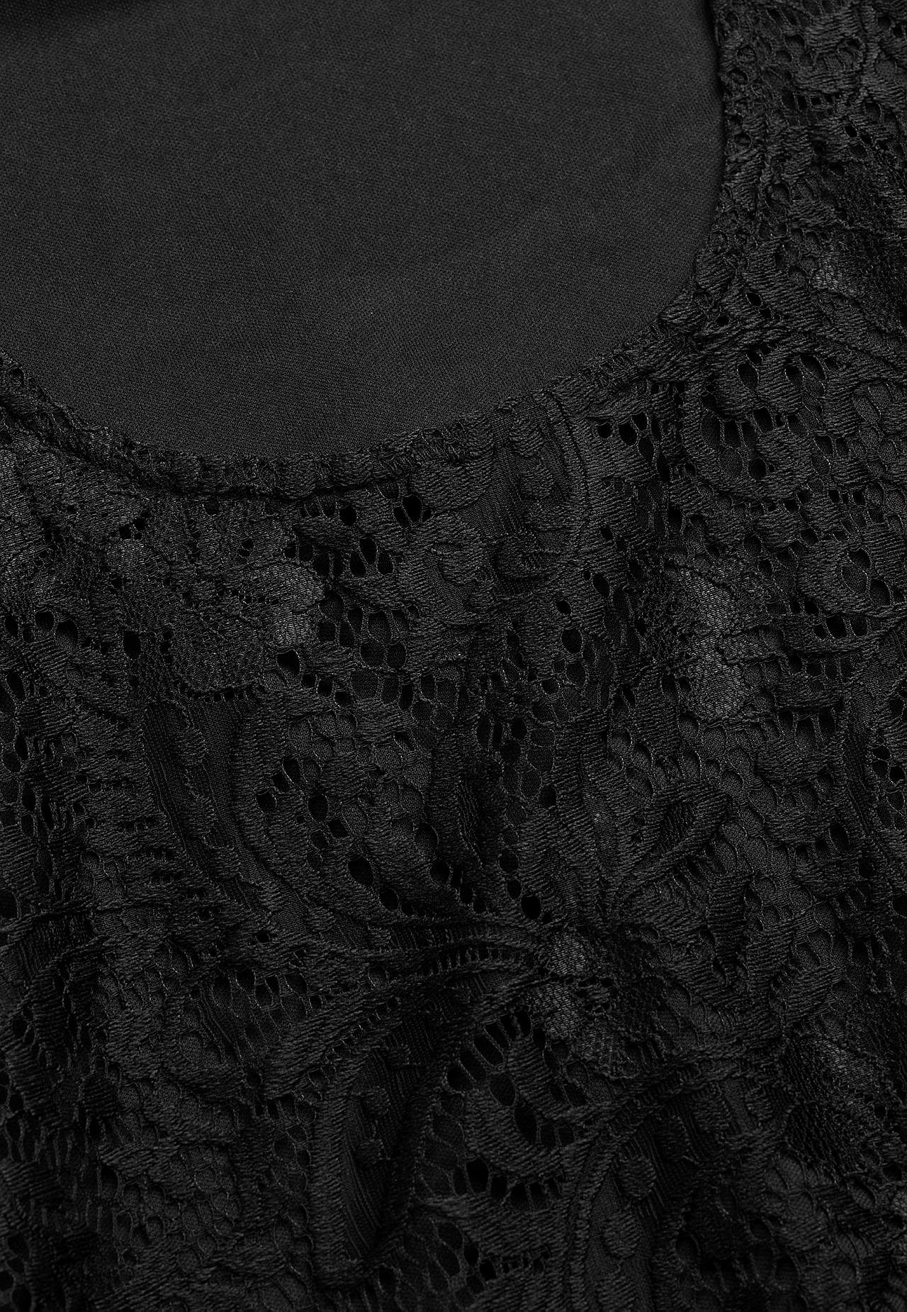 Short lace dress