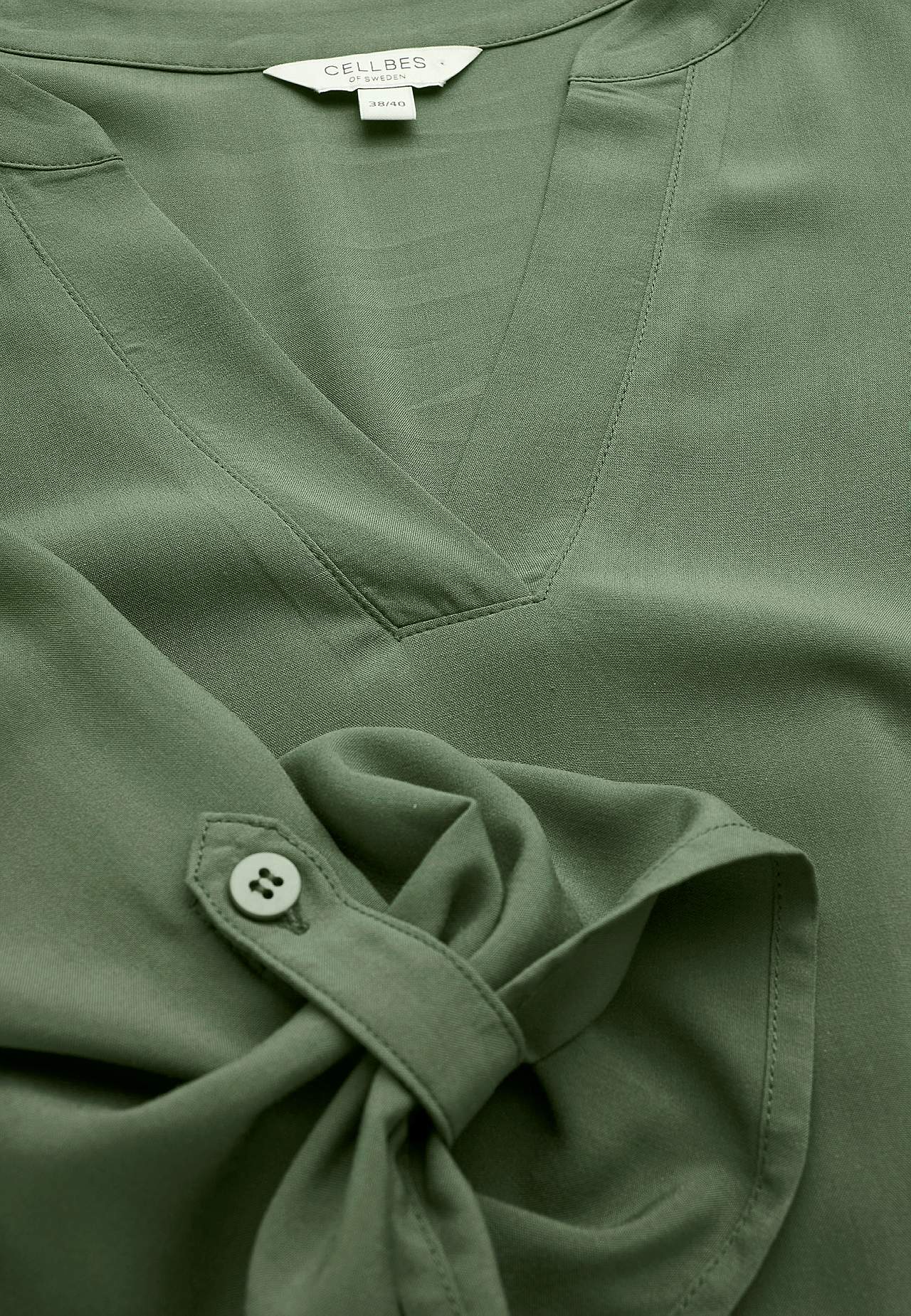 Dress with flounces
