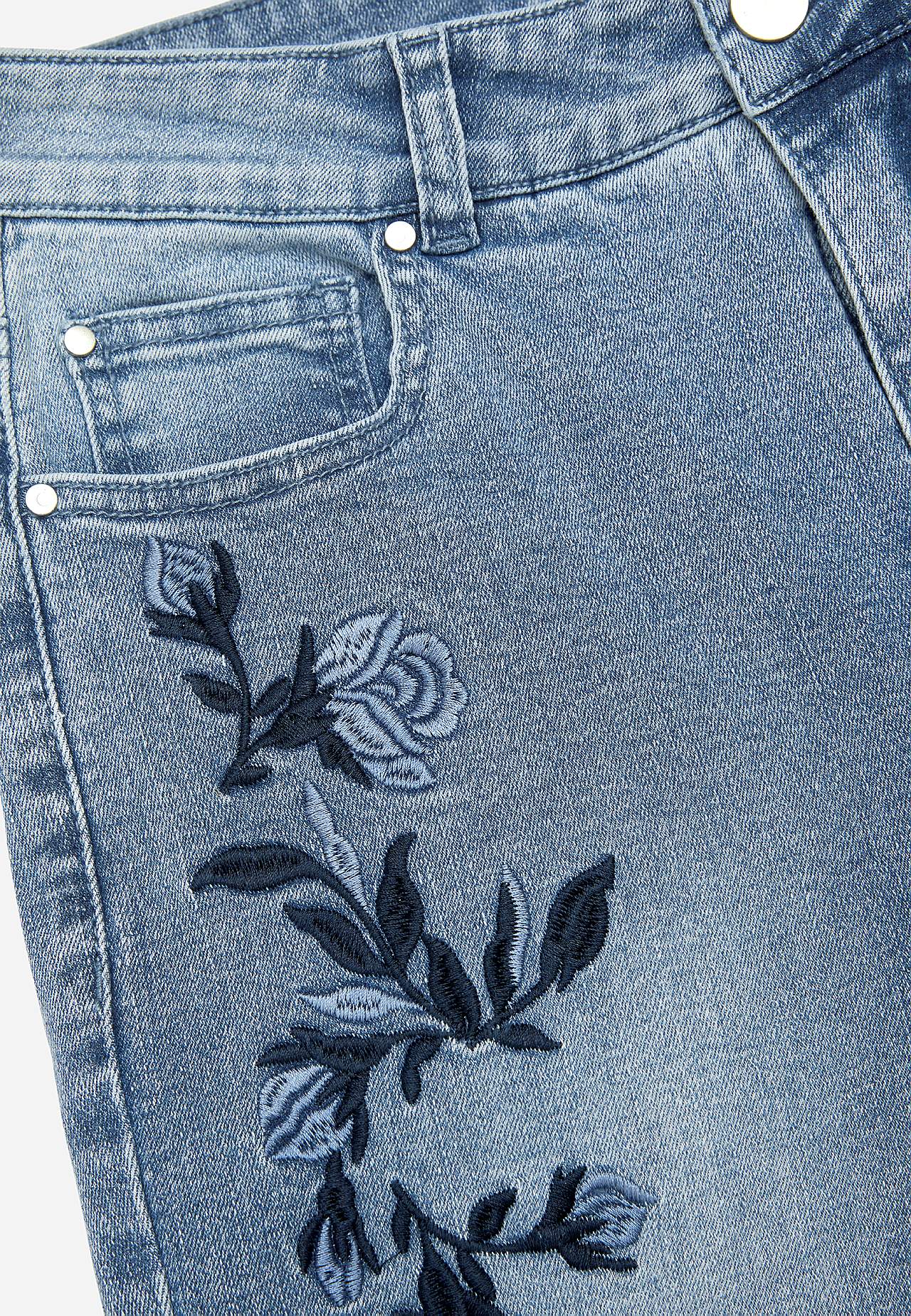 Ankle jeans with embroidery Emmy