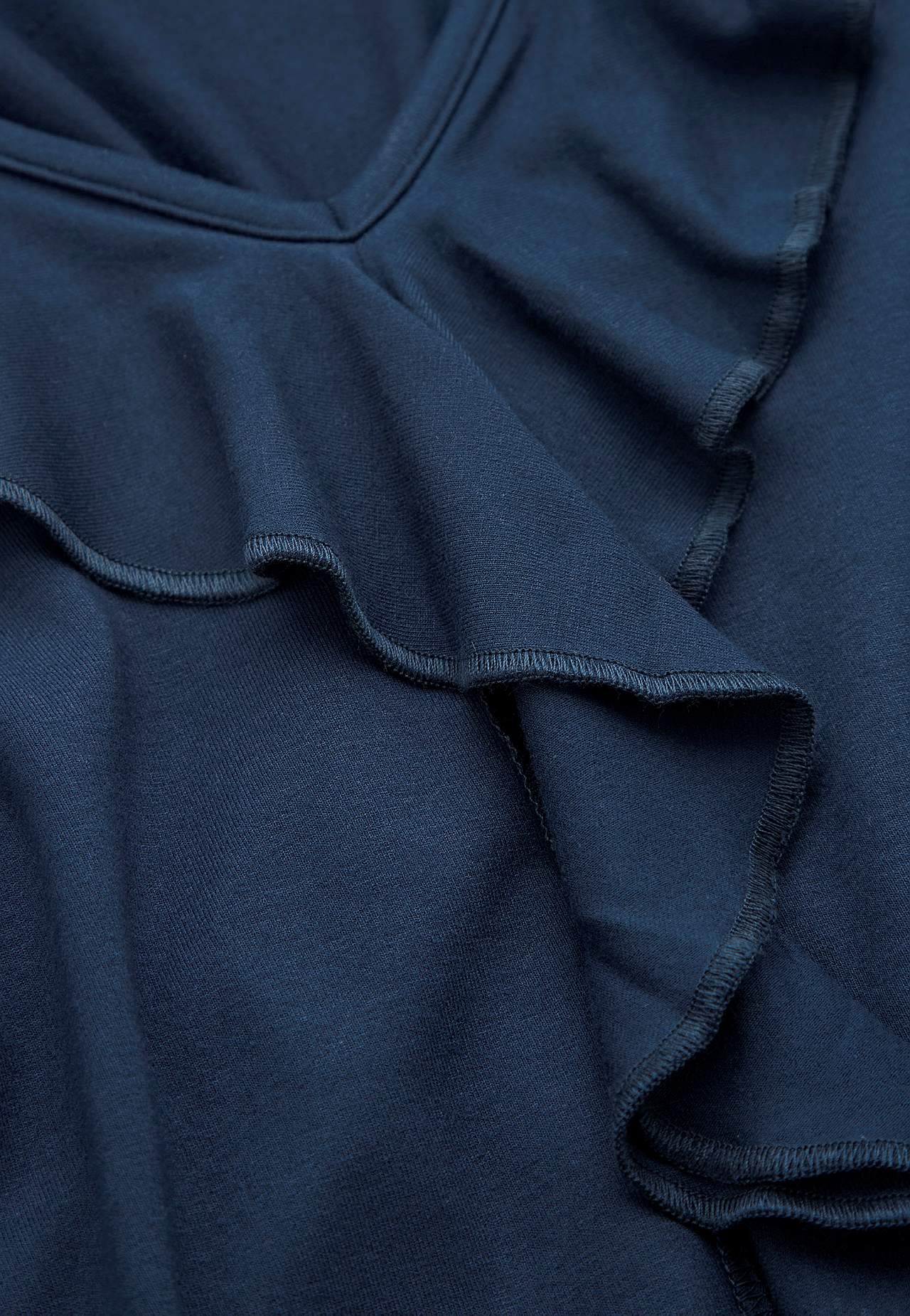 V-neck top with frill edge