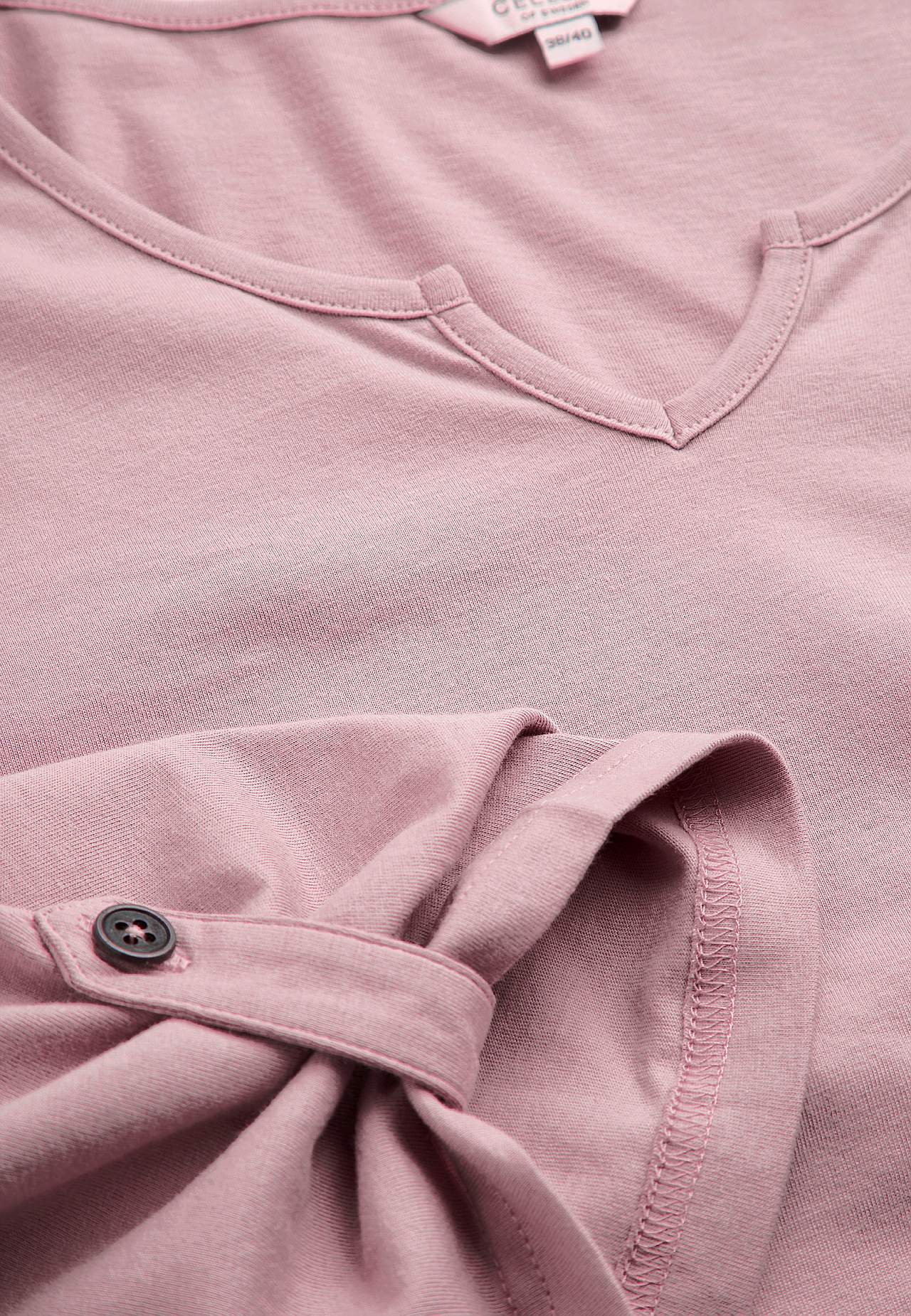 Jersey top with 3/4 length sleeves