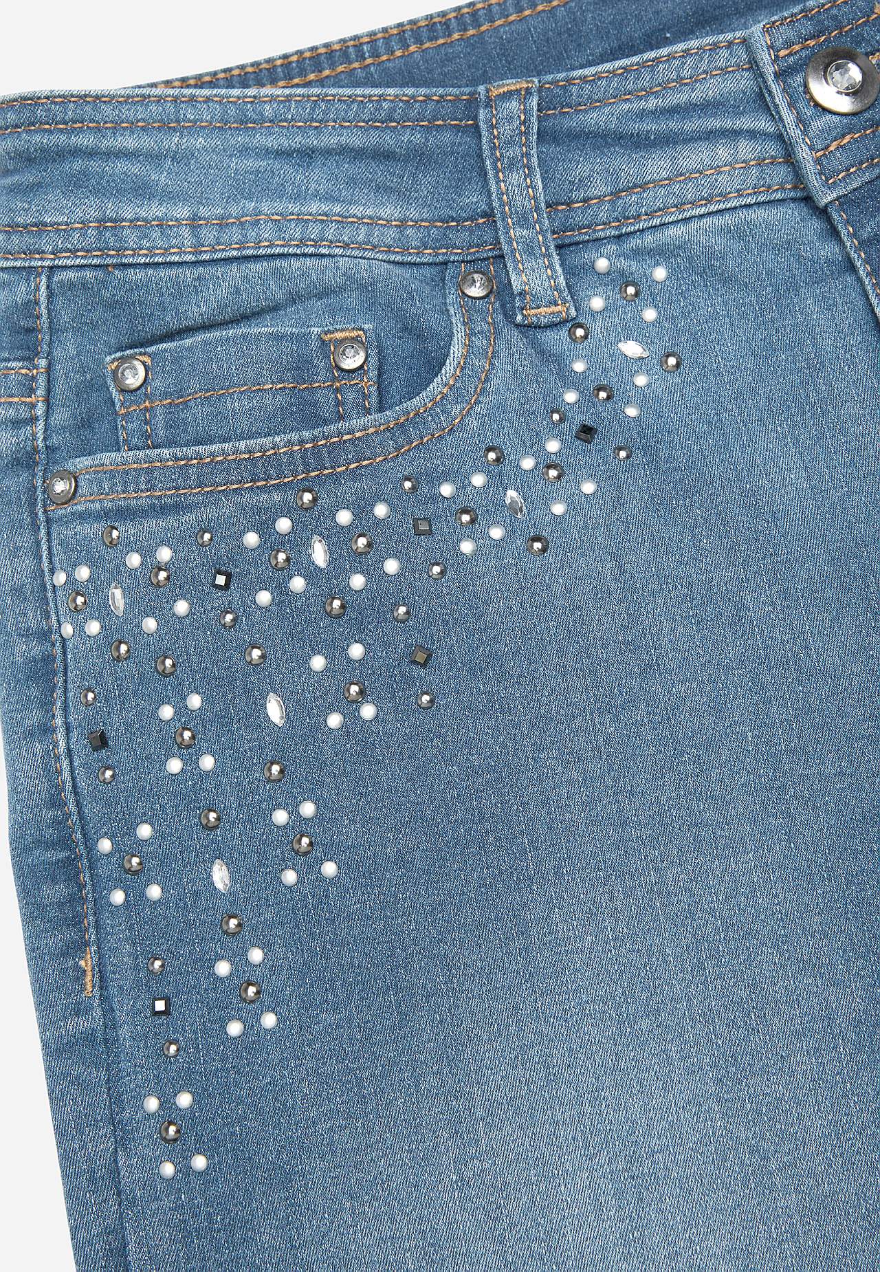 Ankle jeans with pearls and rhinestone