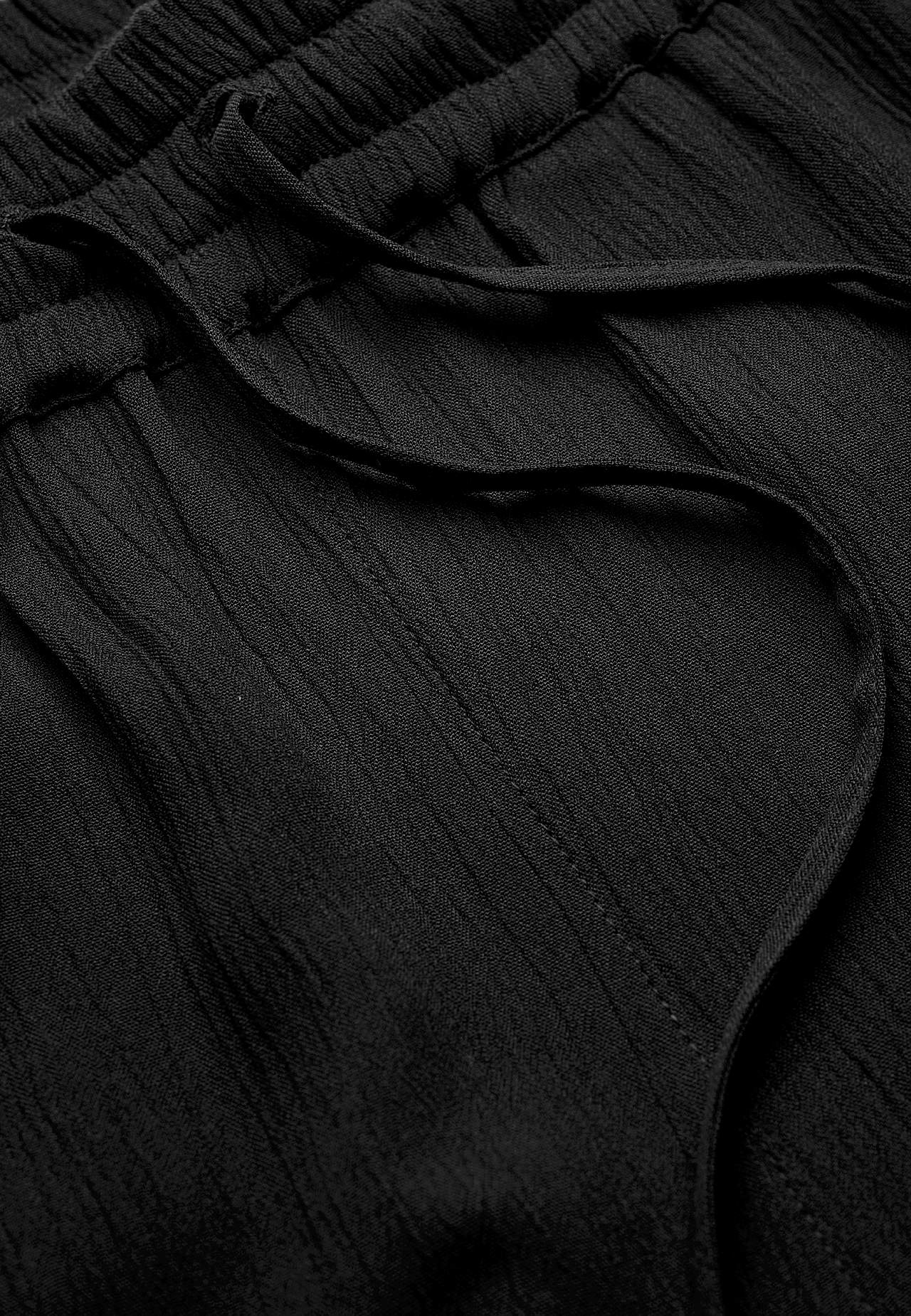 Shorts in crepe quality