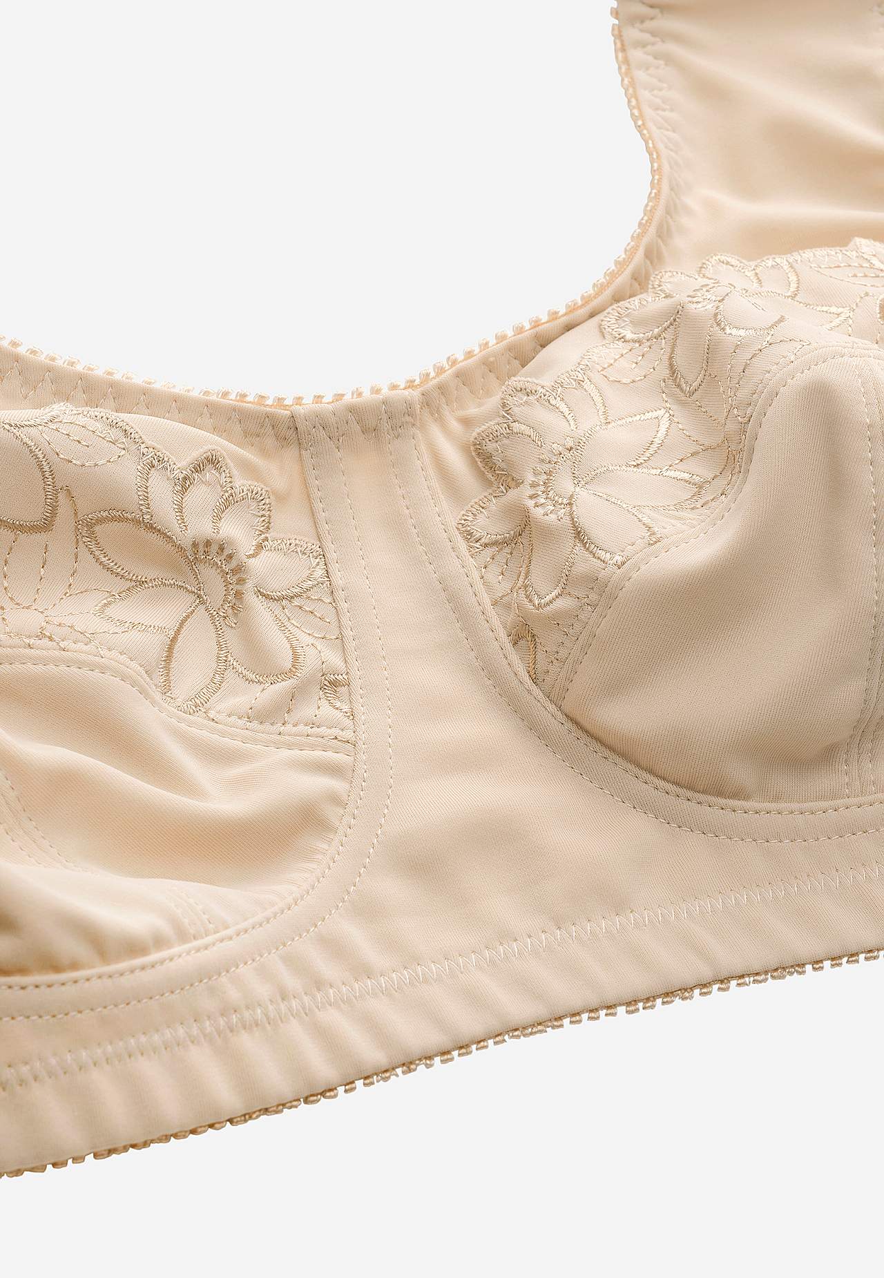 Soft bra with embroidery