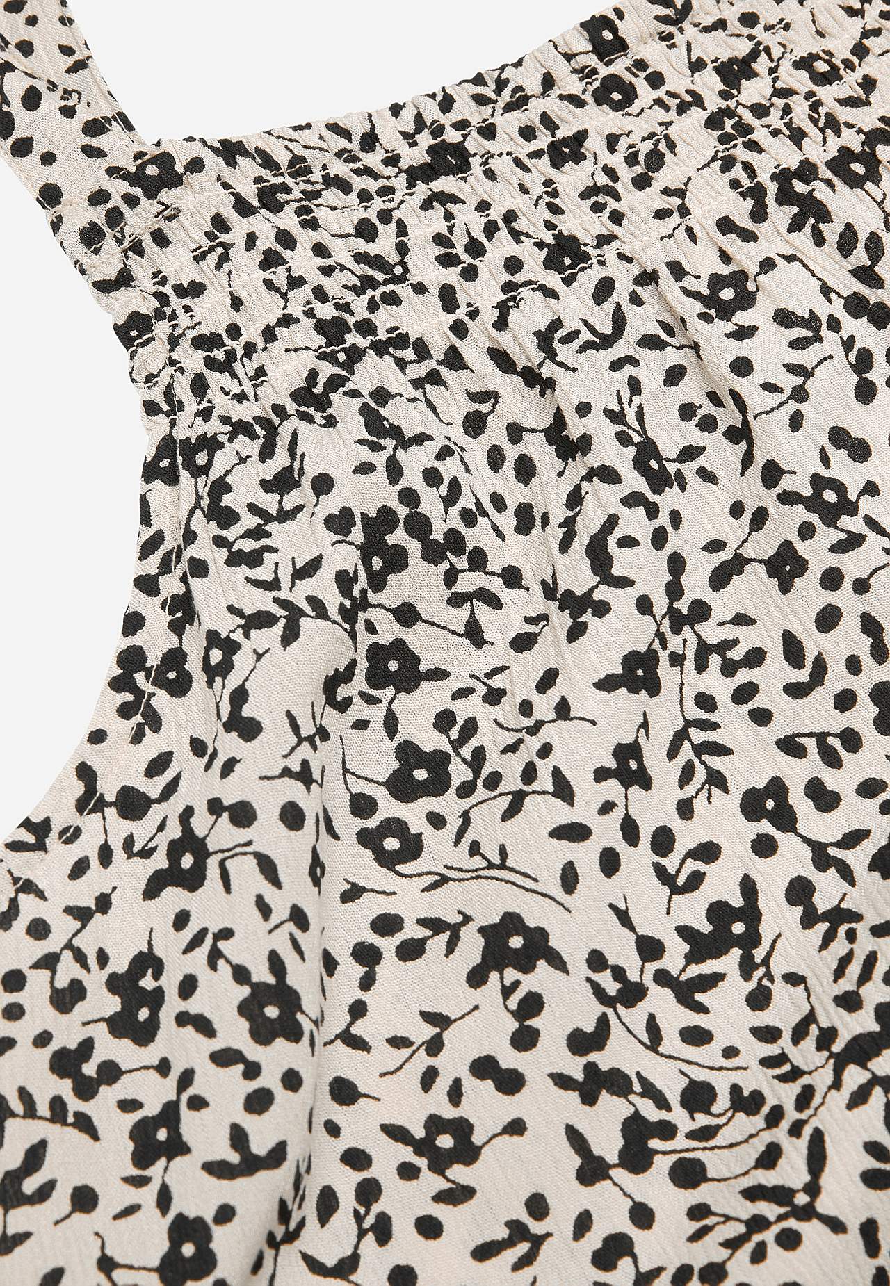 Sleeveless ruffle dress