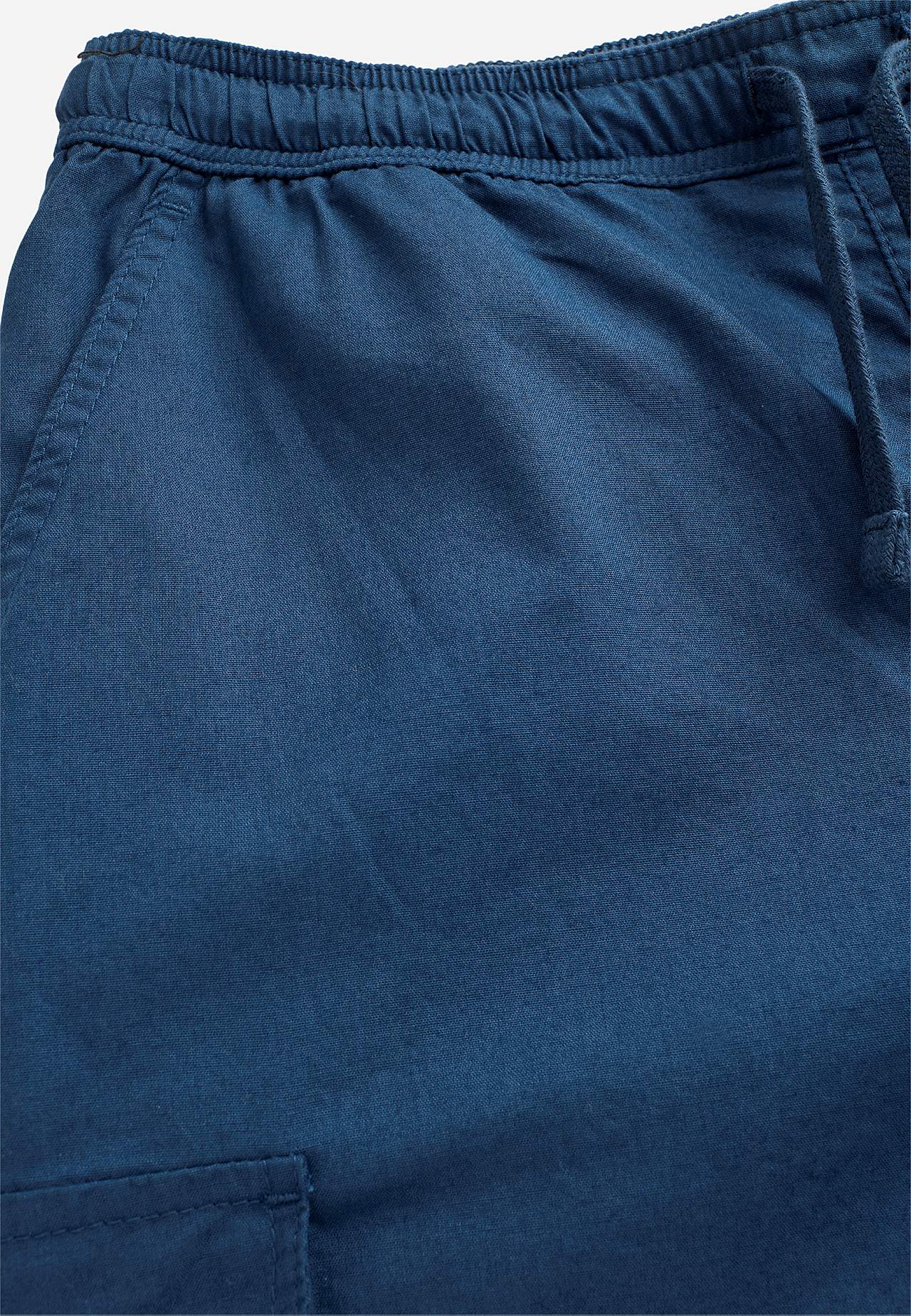 Cargo shorts with multiple pockets