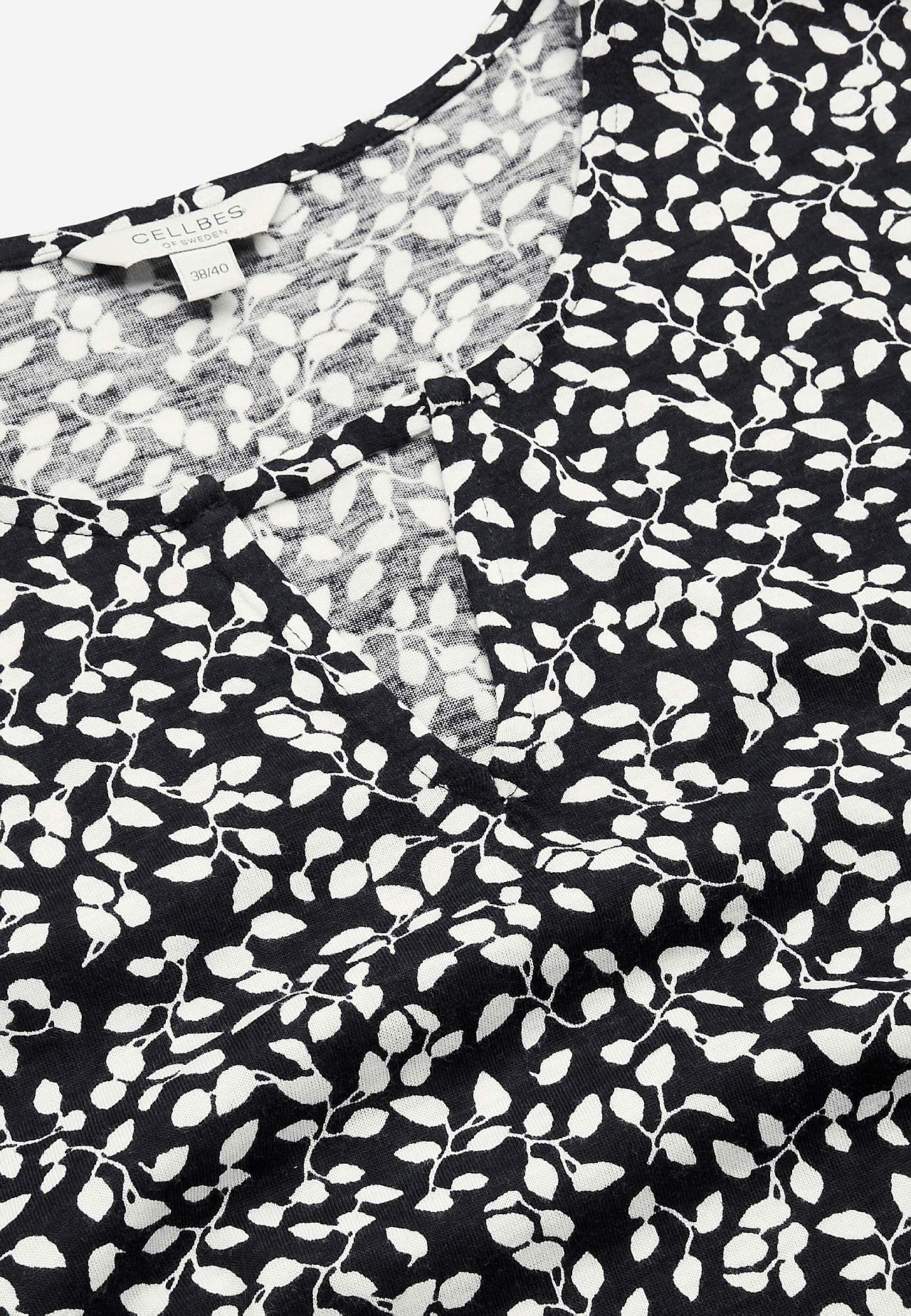 Short-sleeved jersey top