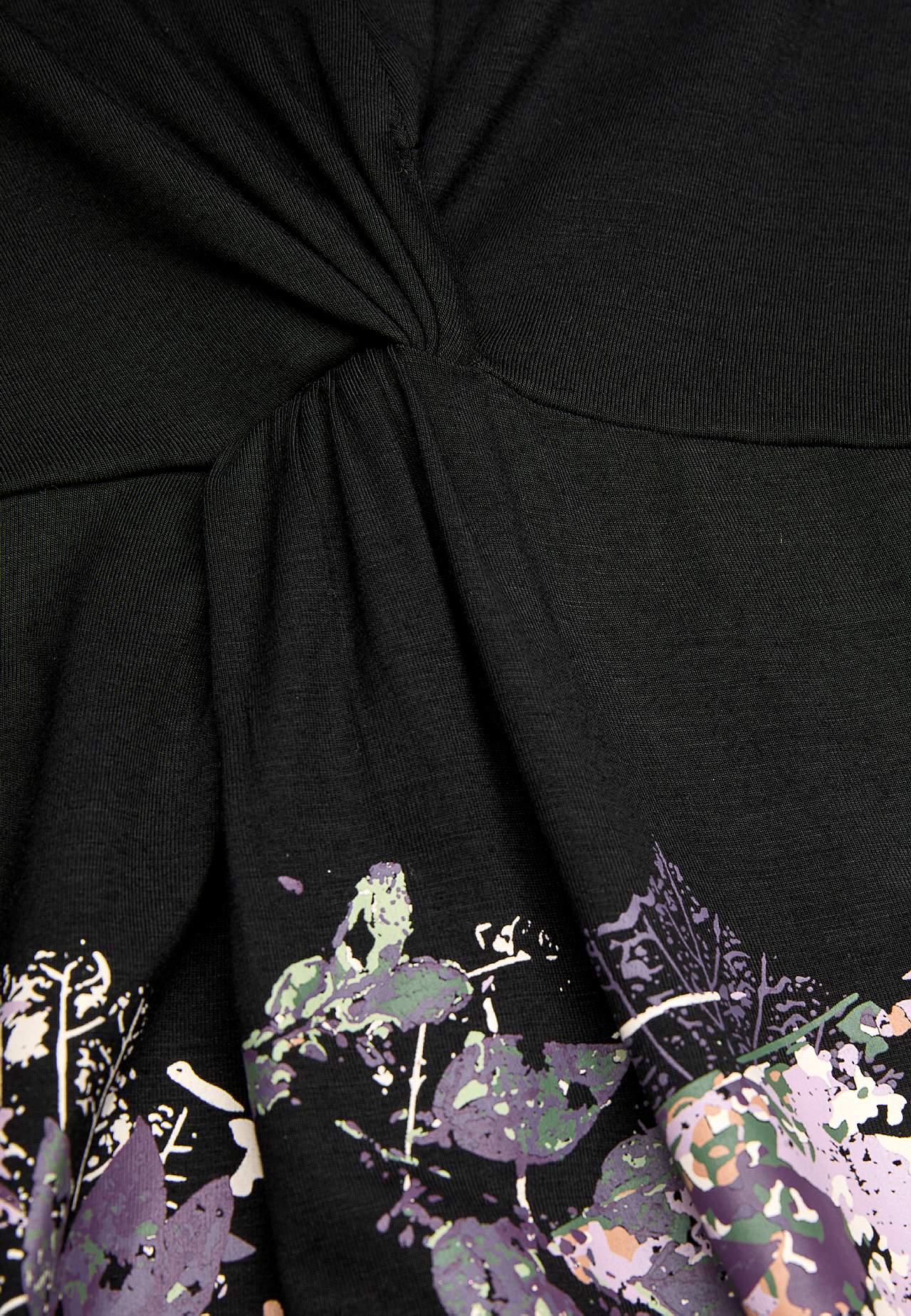 V-neck tunic with twisted gathering