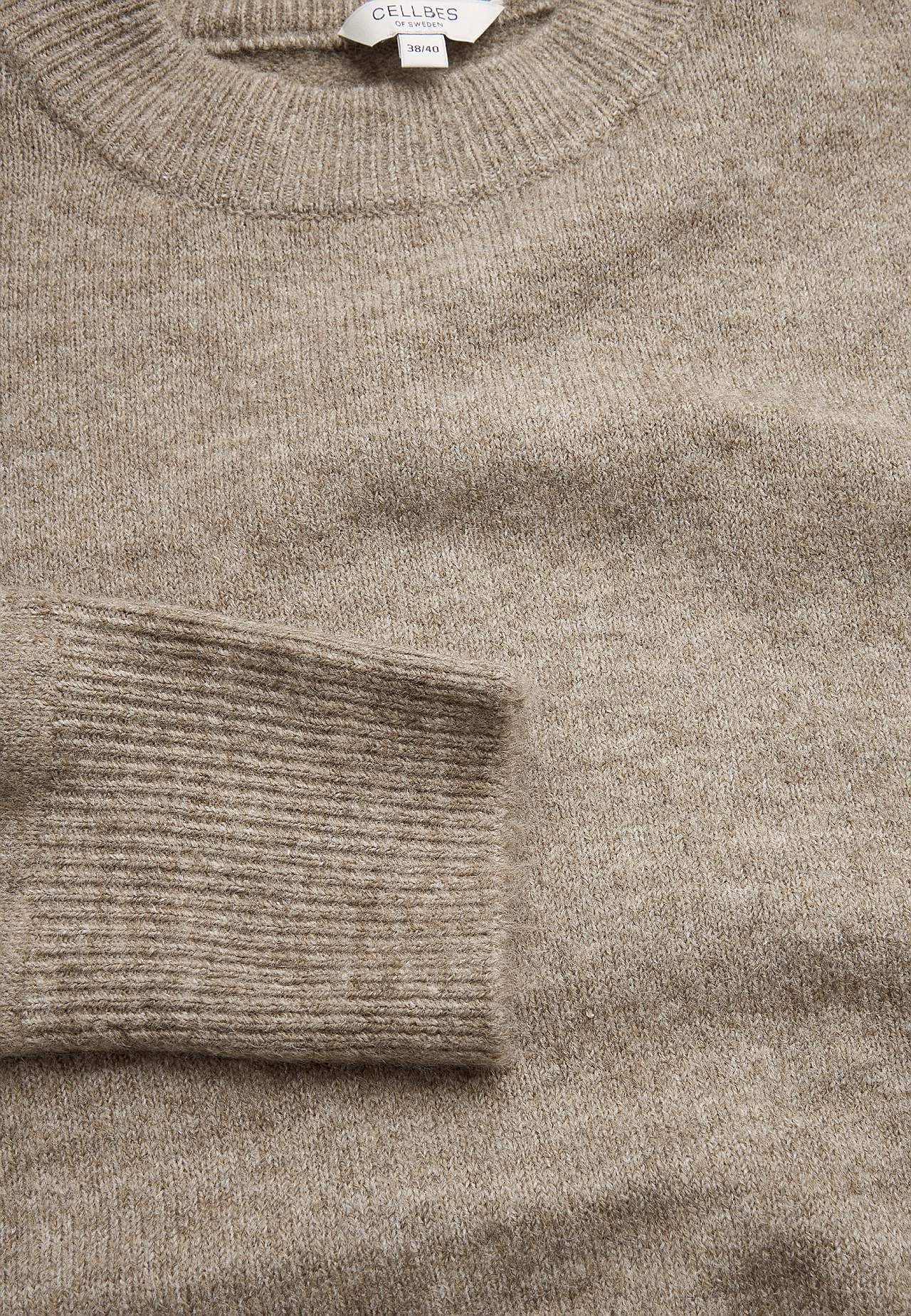 Knitted, soft dress