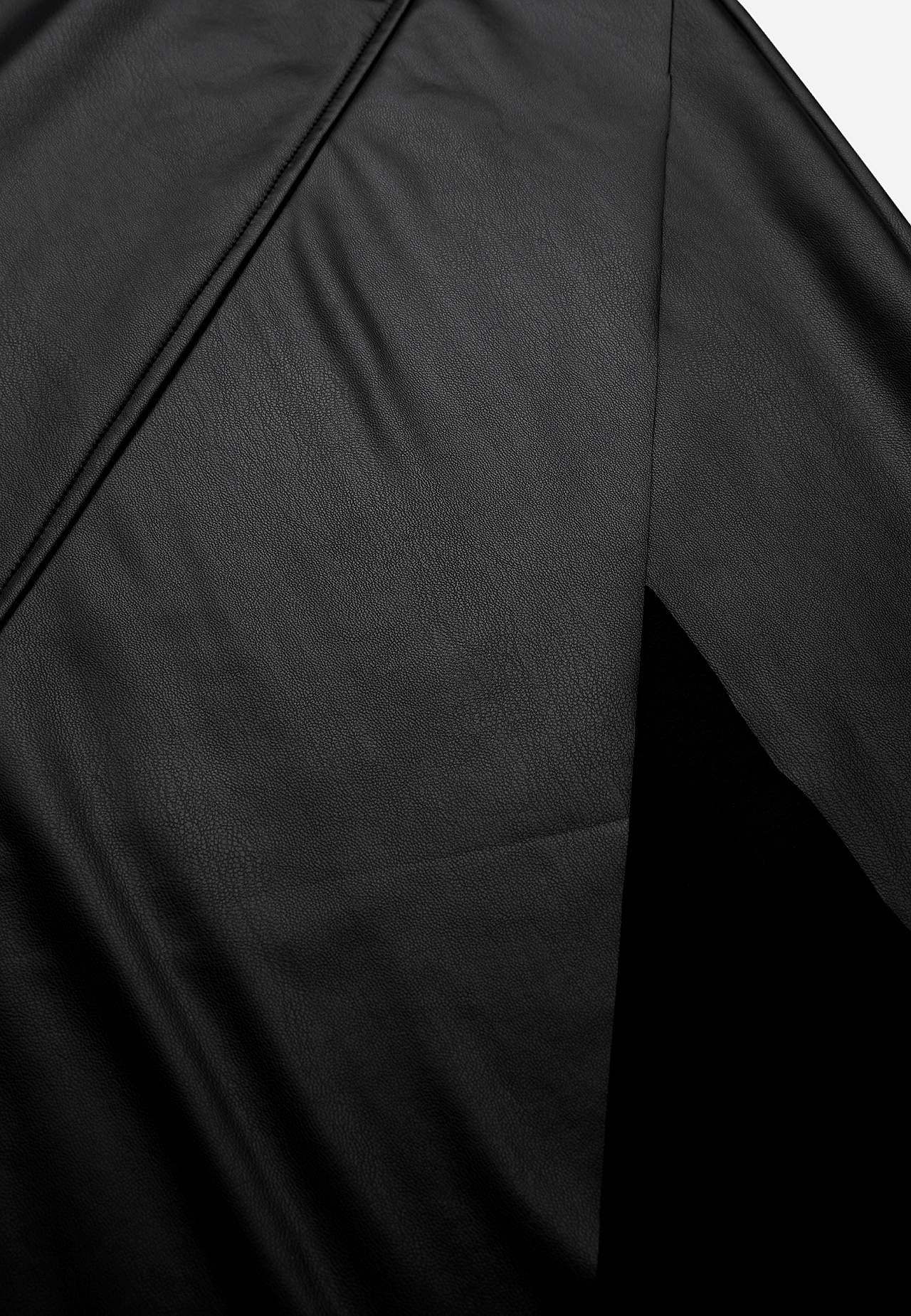 Skirt in faux leather