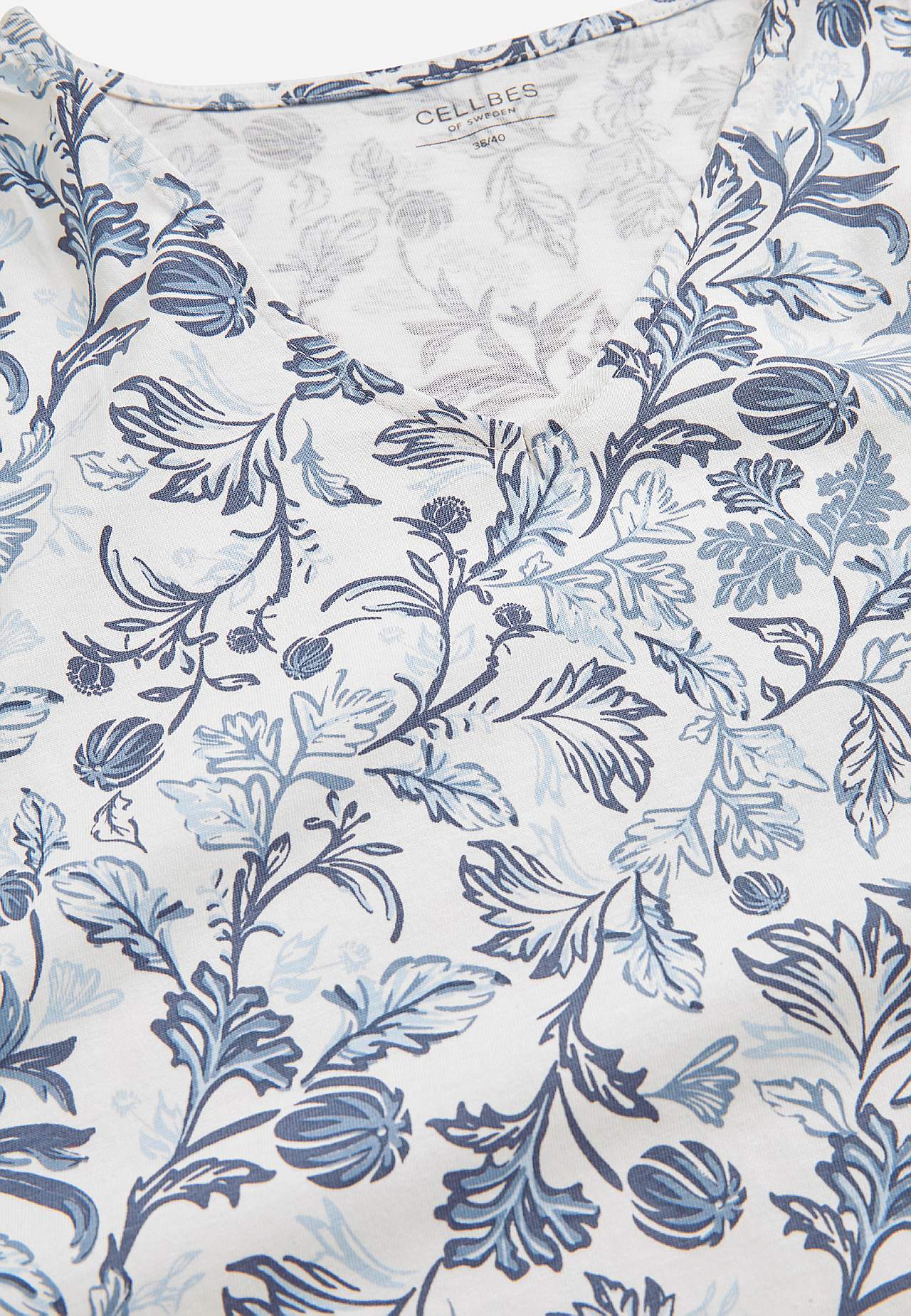 Long, patterned nightgown