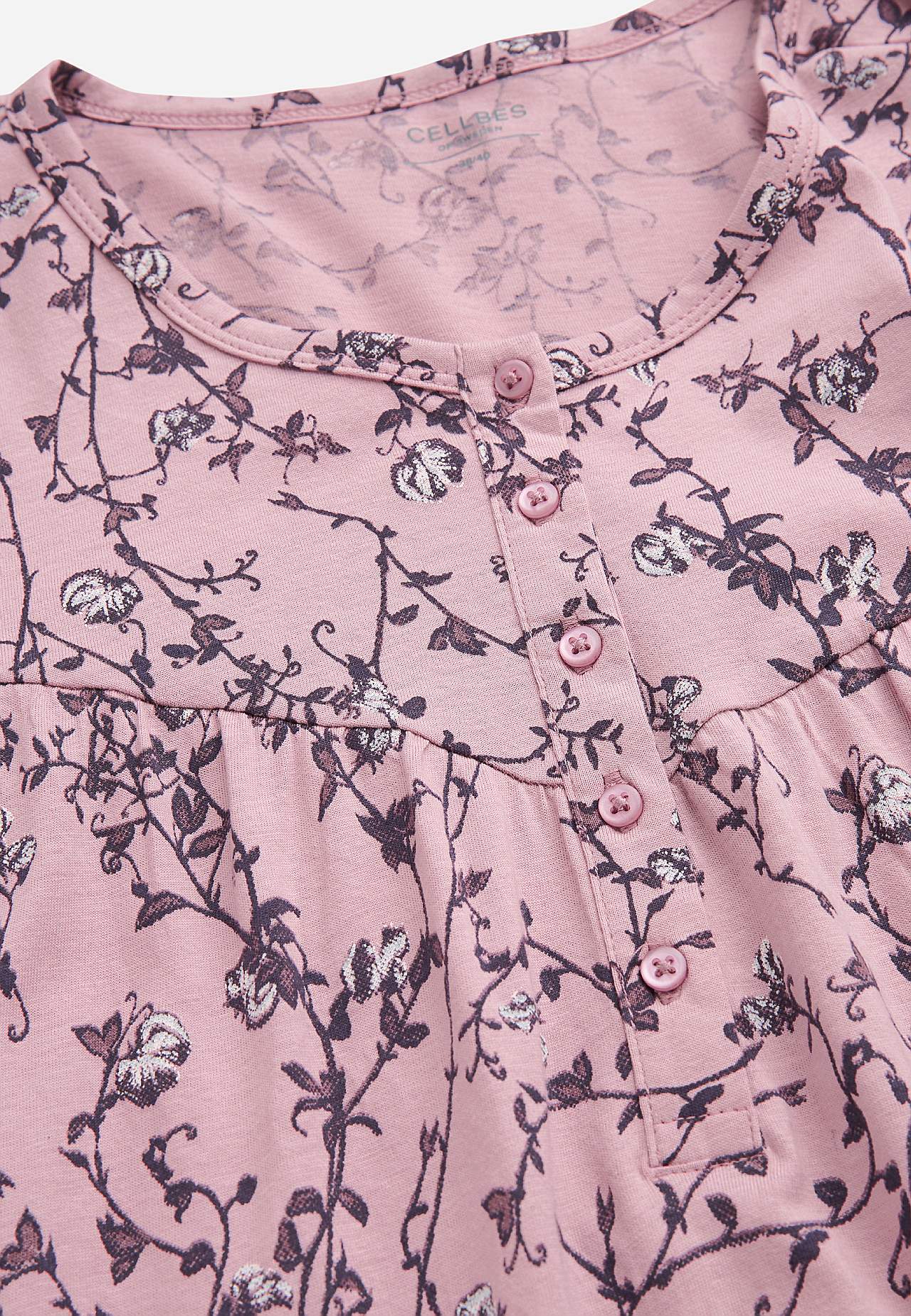 Patterned nightgown