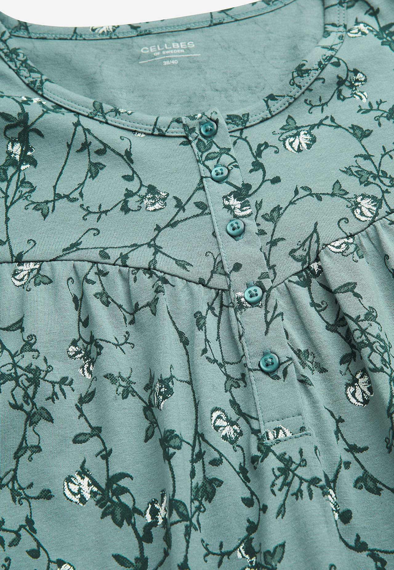 Patterned nightgown