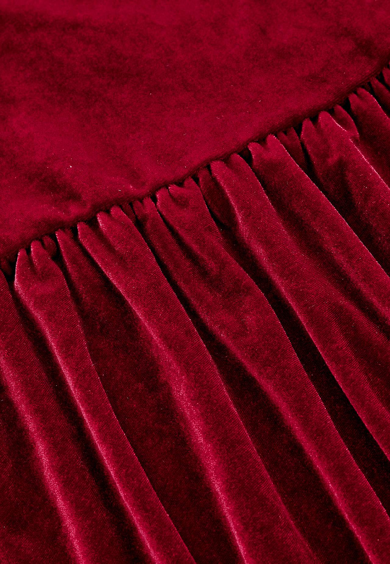 Dress in velour with flounce