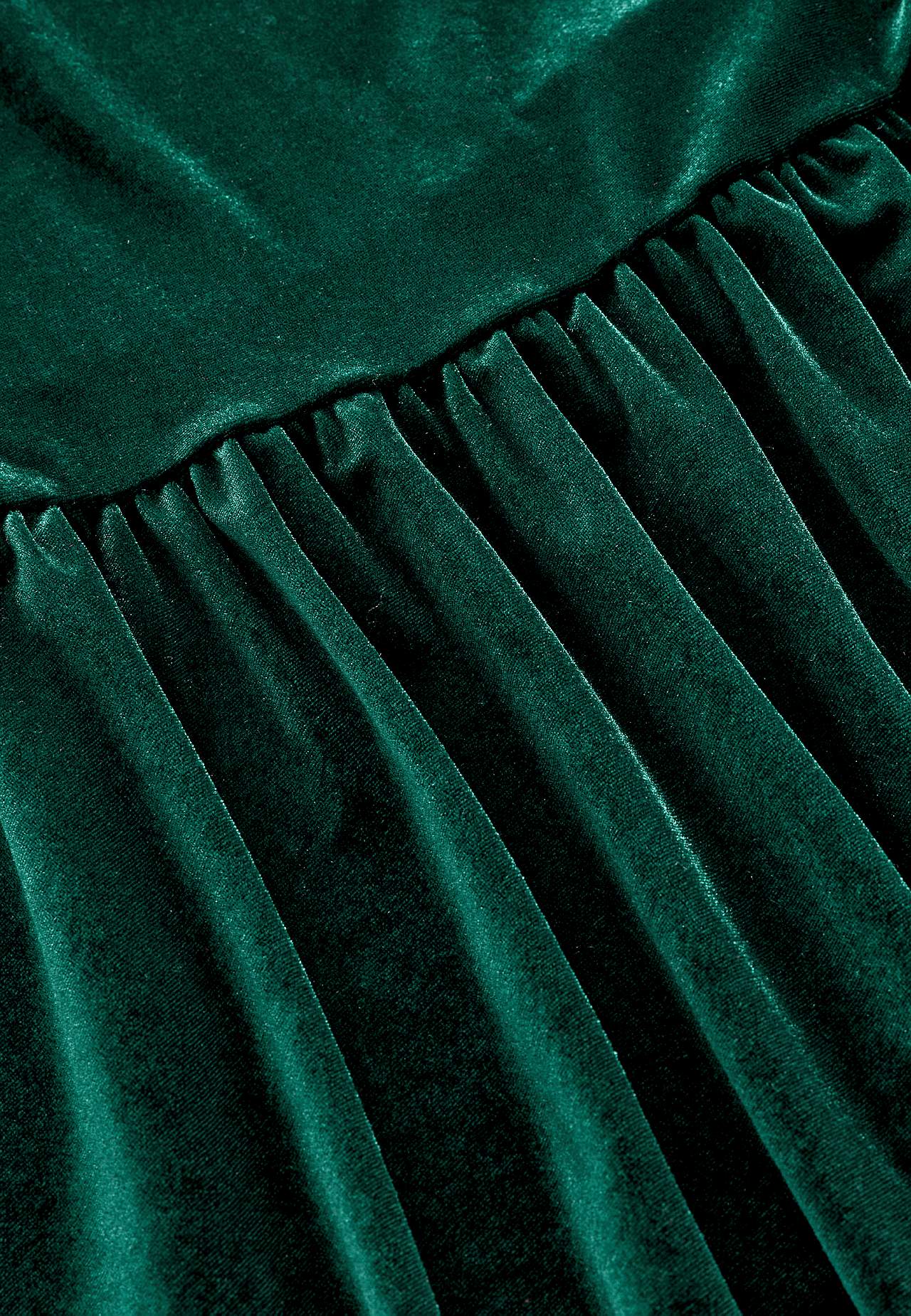 Dress in velour with flounce