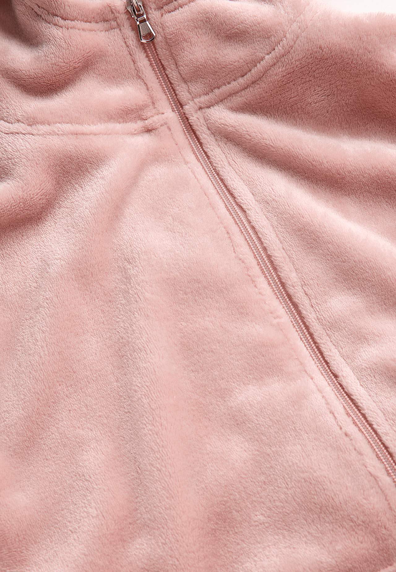 Dressing gown with pockets at the front