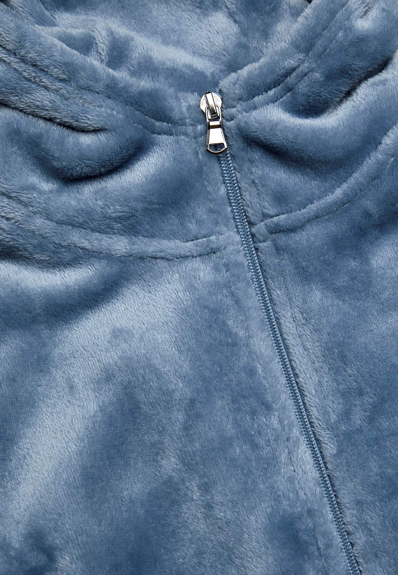 Dressing gown with pockets at the front