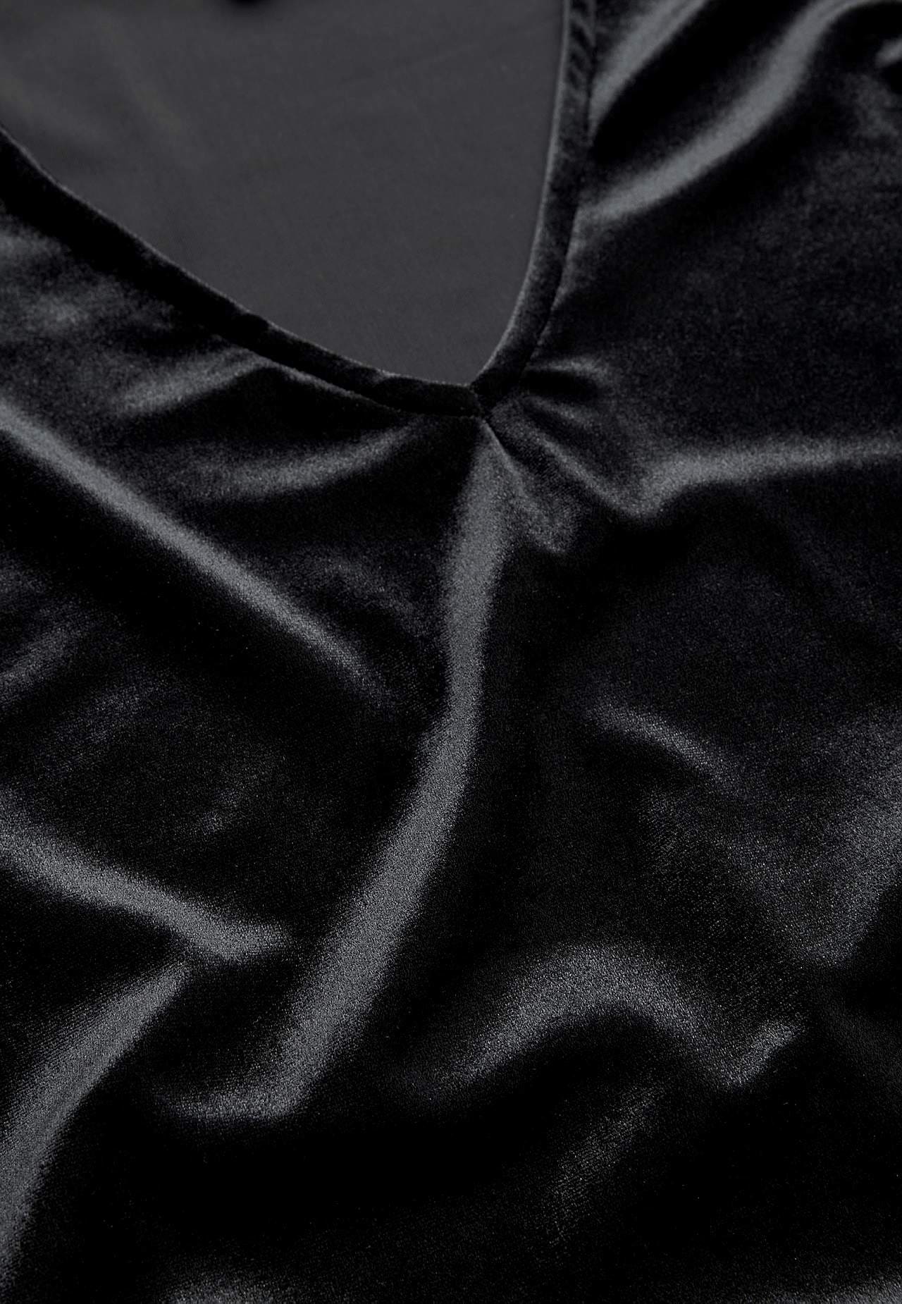 V-neck velvet dress