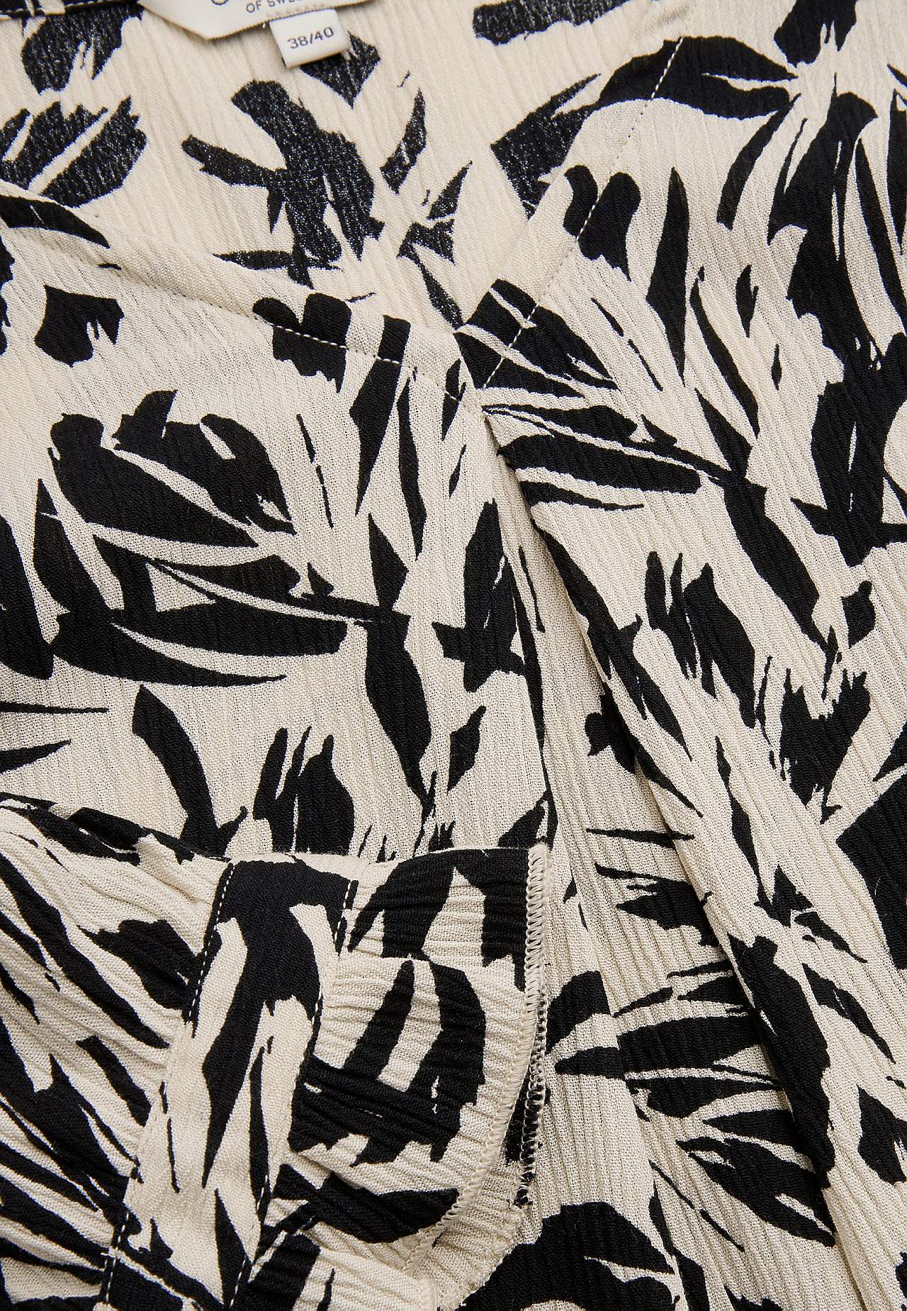 Tunic with crêpe quality