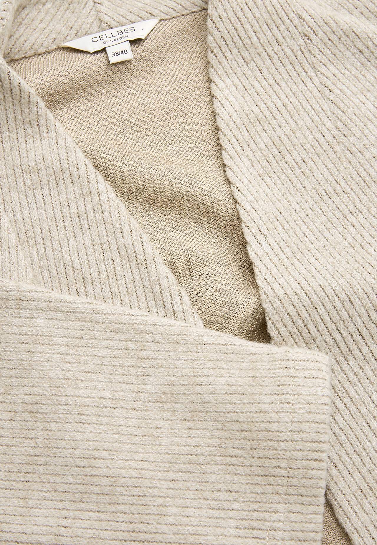 Super soft cardigan with pockets