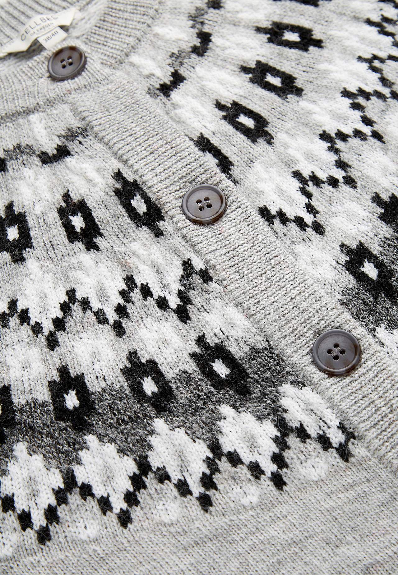 Jacquard patterned cardigan