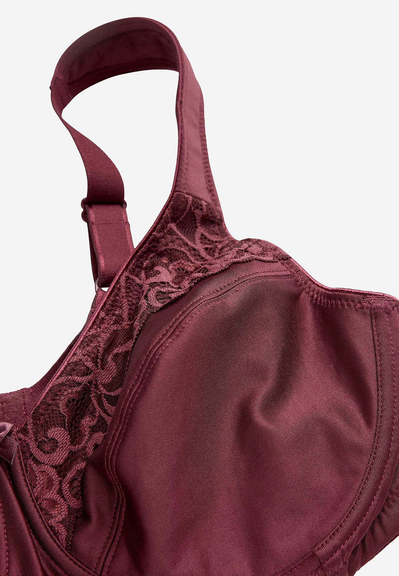 Underwired bra with lace