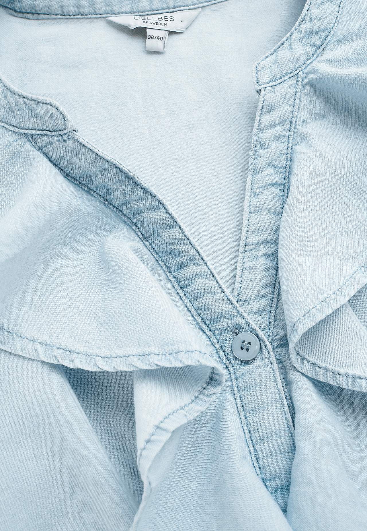 Flounce blouse in denim
