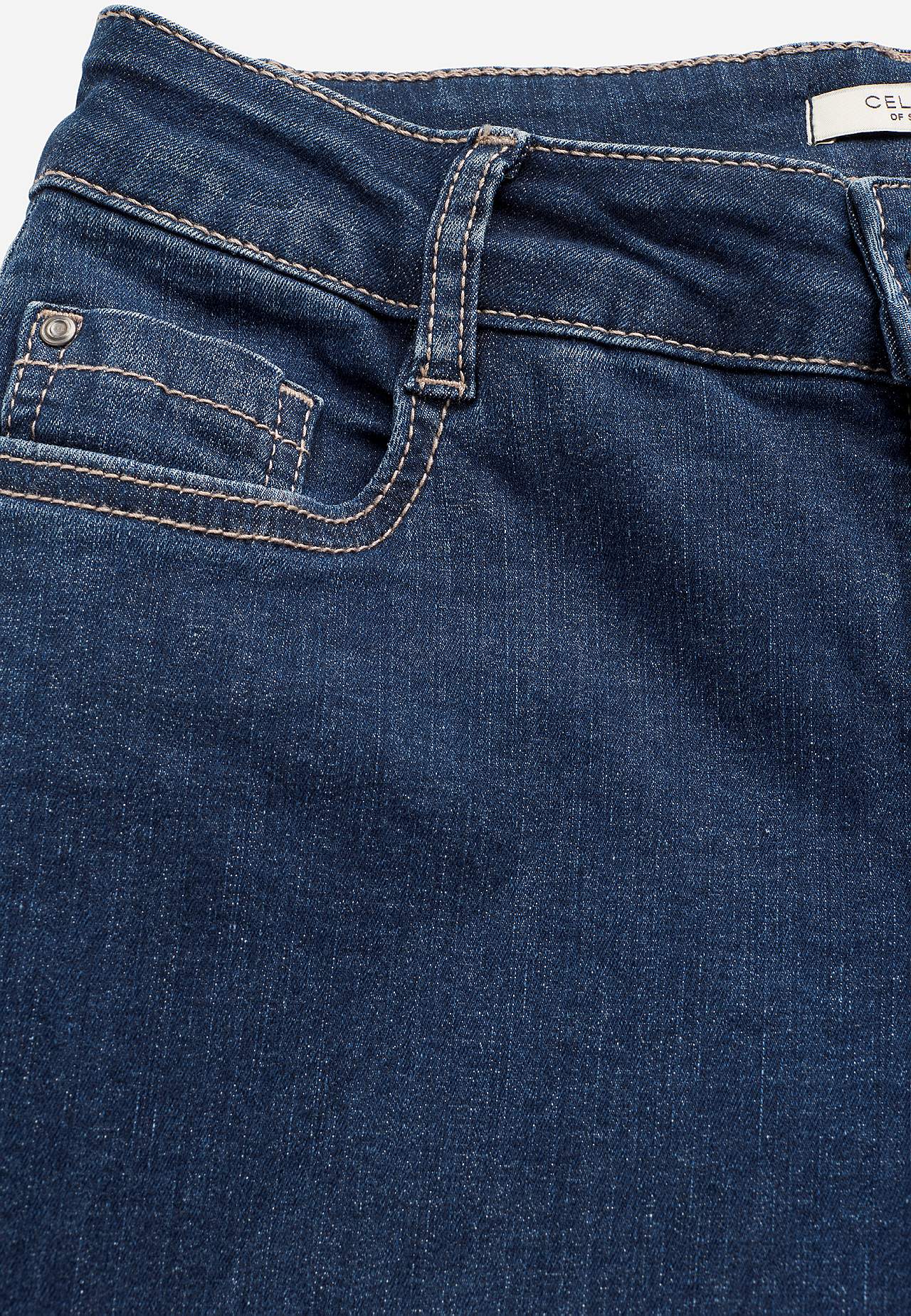Comfortable stretch jeans with straight leg