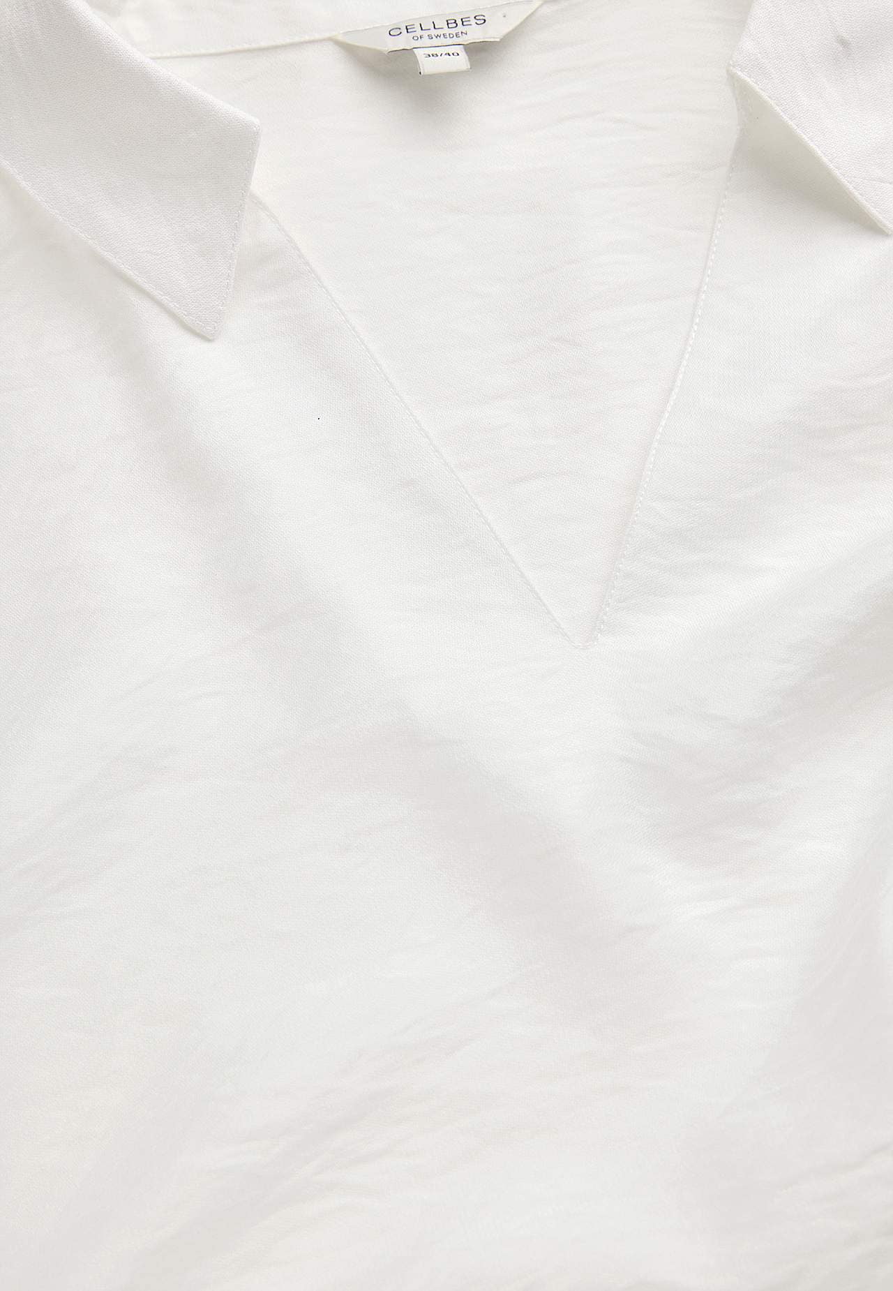 Woven blouse with wide sleeves