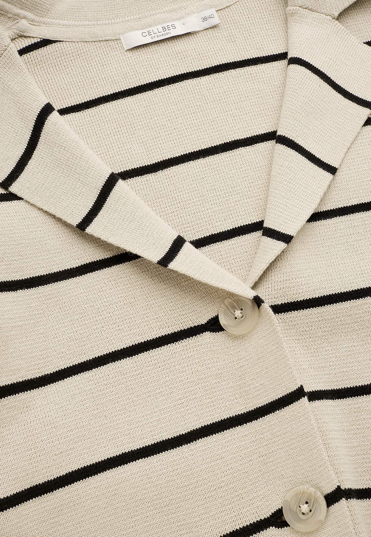 Cardigan with buttons