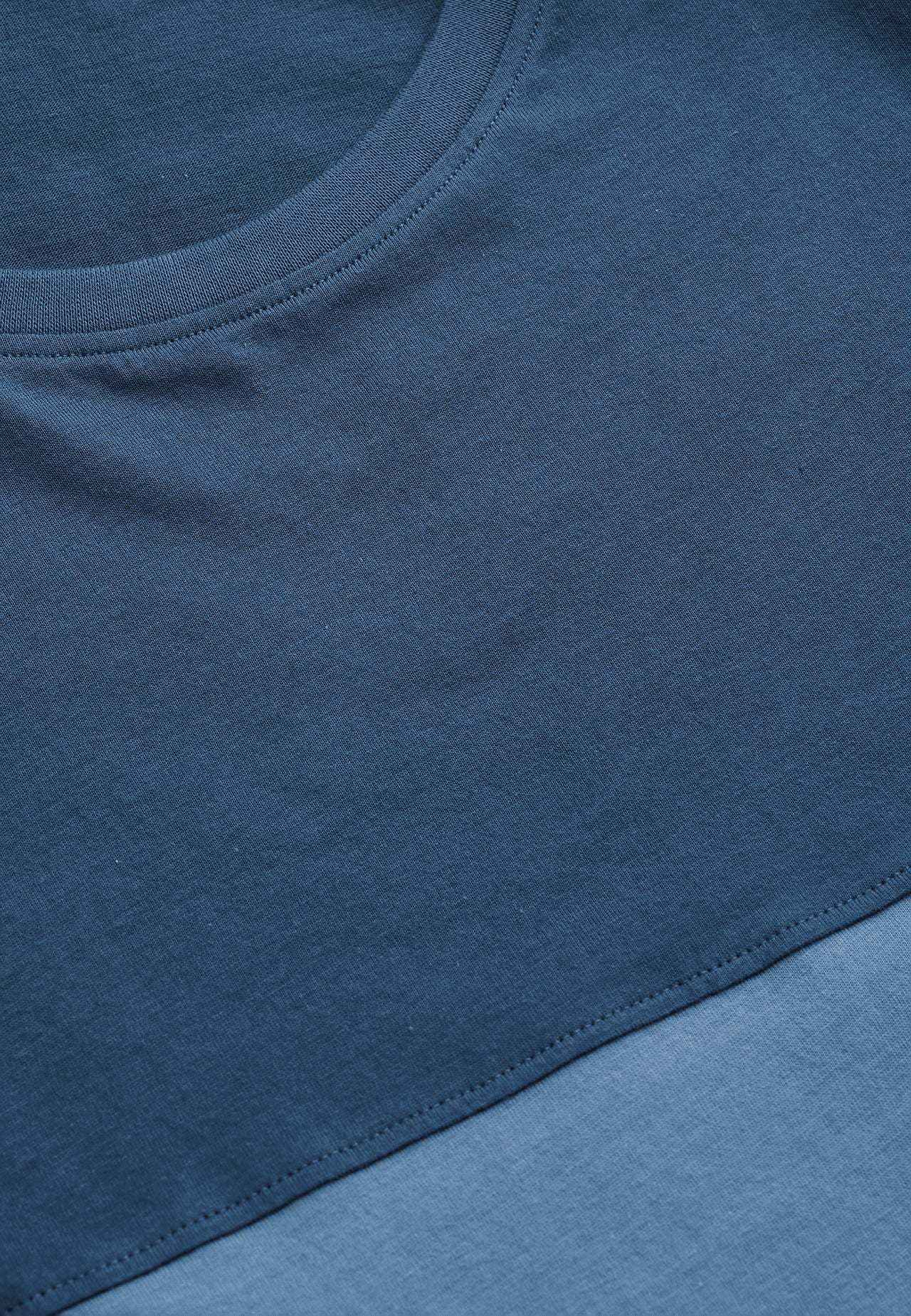 T-shirt with one wide stripe