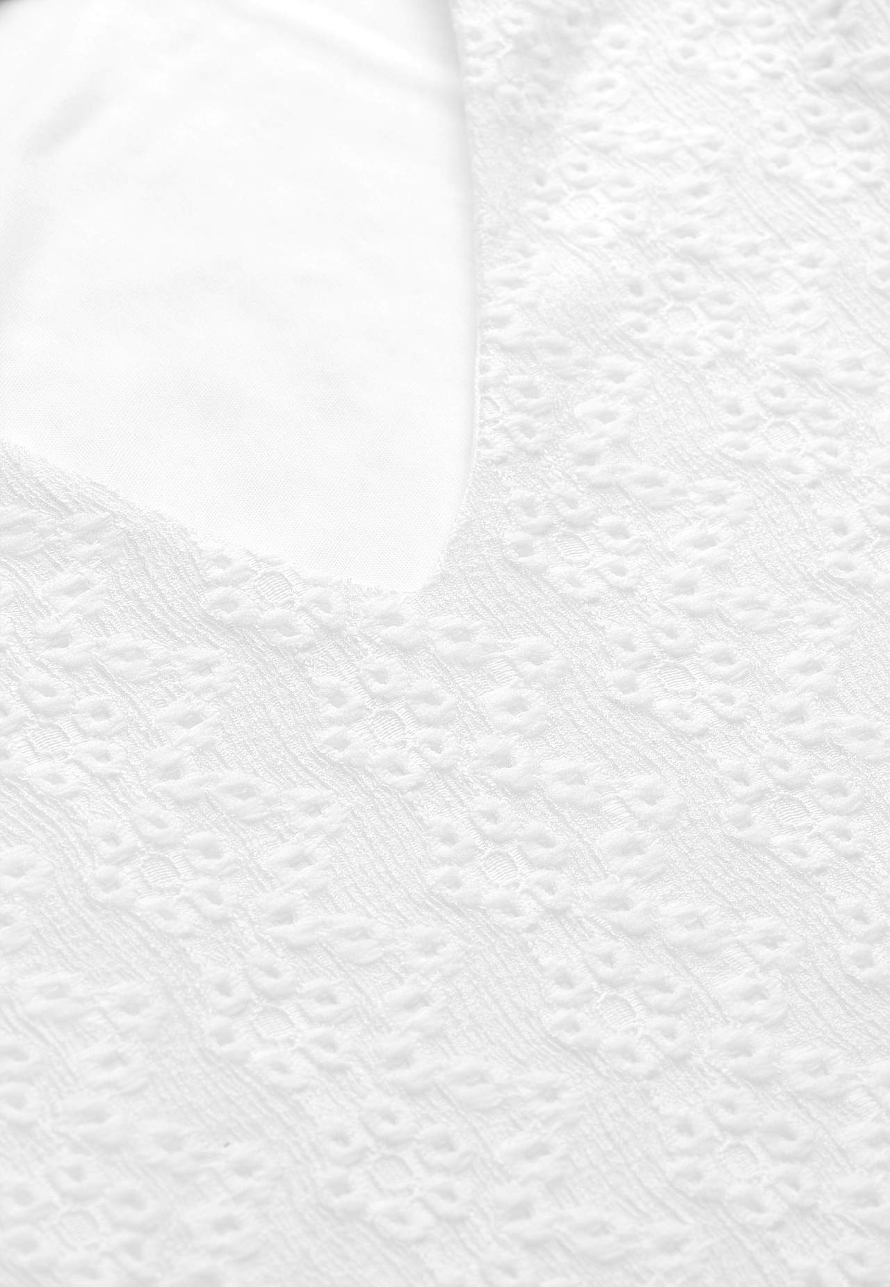 Jersey dress with hole embroidery