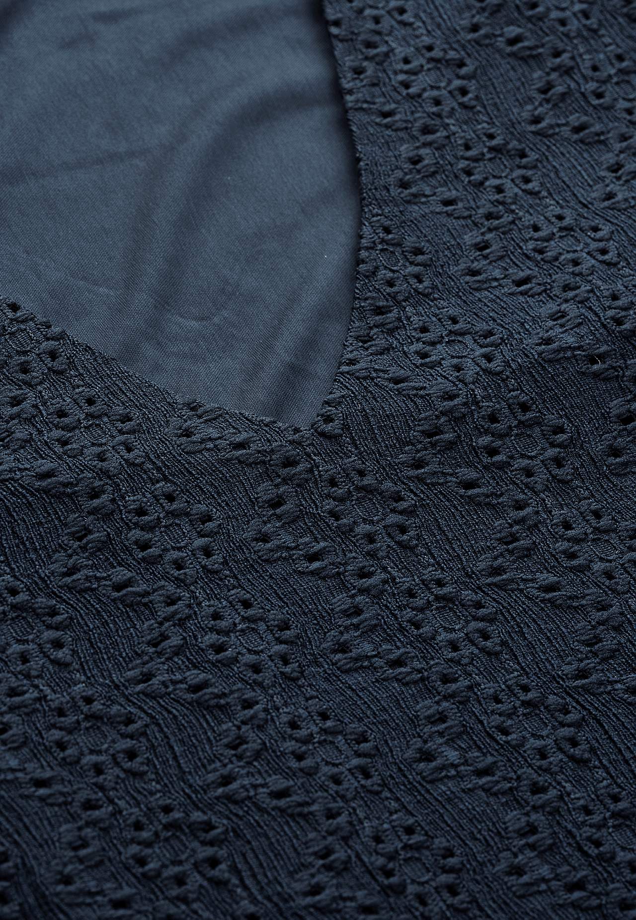 Jersey dress with hole embroidery