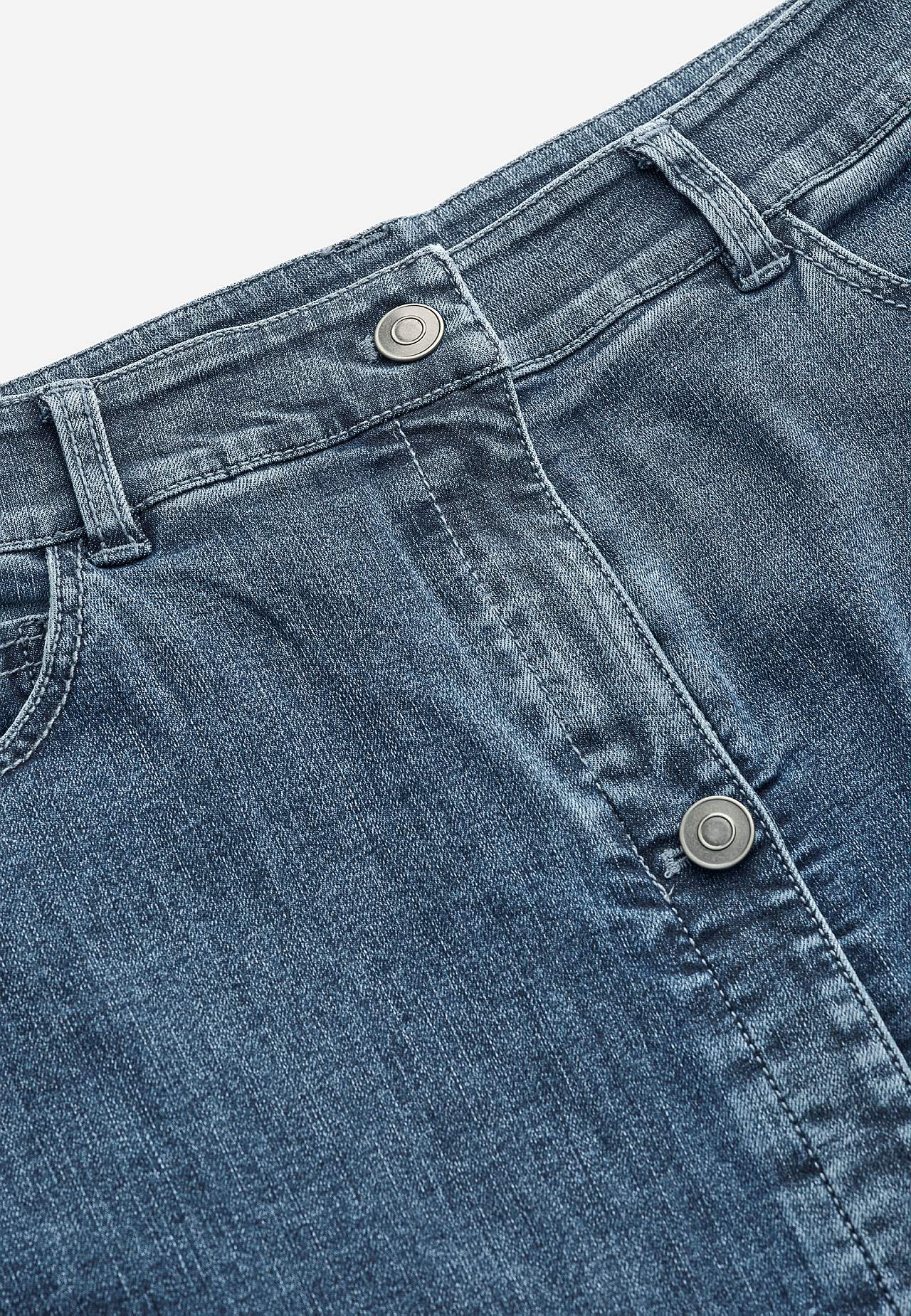 Denim skirt with superstretch