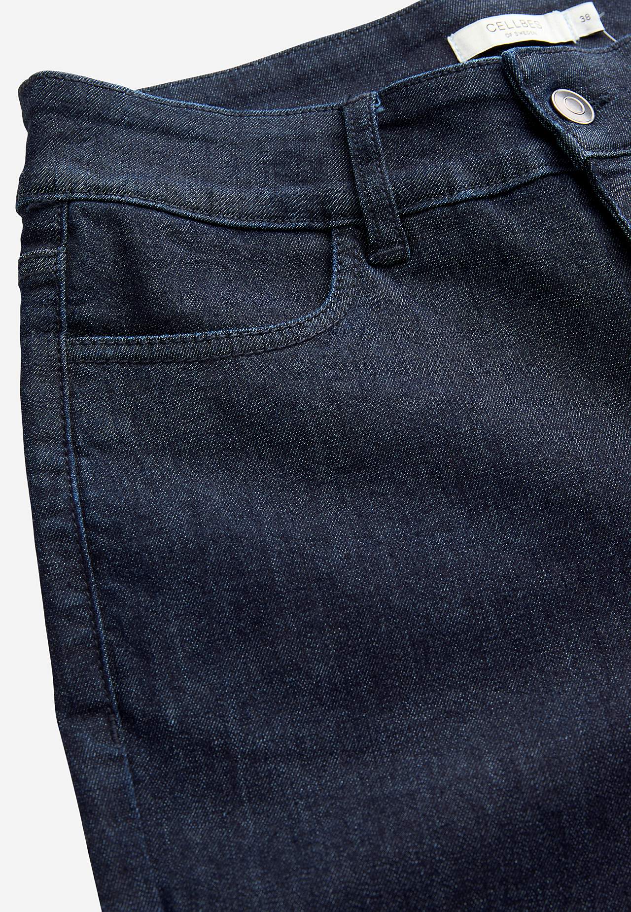Straight jeans in denim with superstretch Sara
