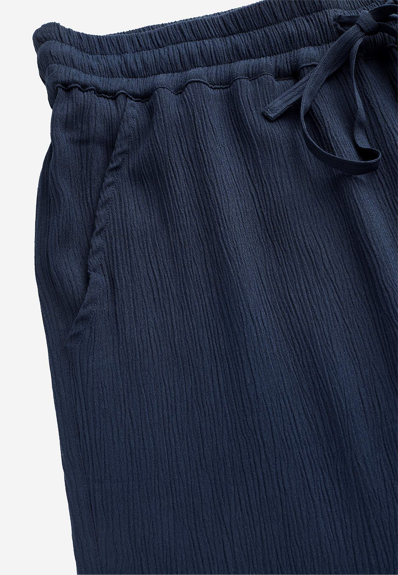 Trousers in viscose crepe