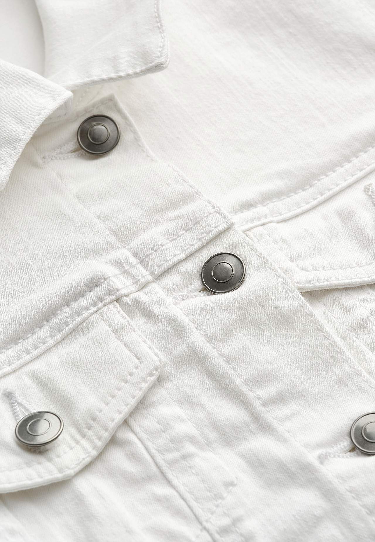 Stretchy denim jacket